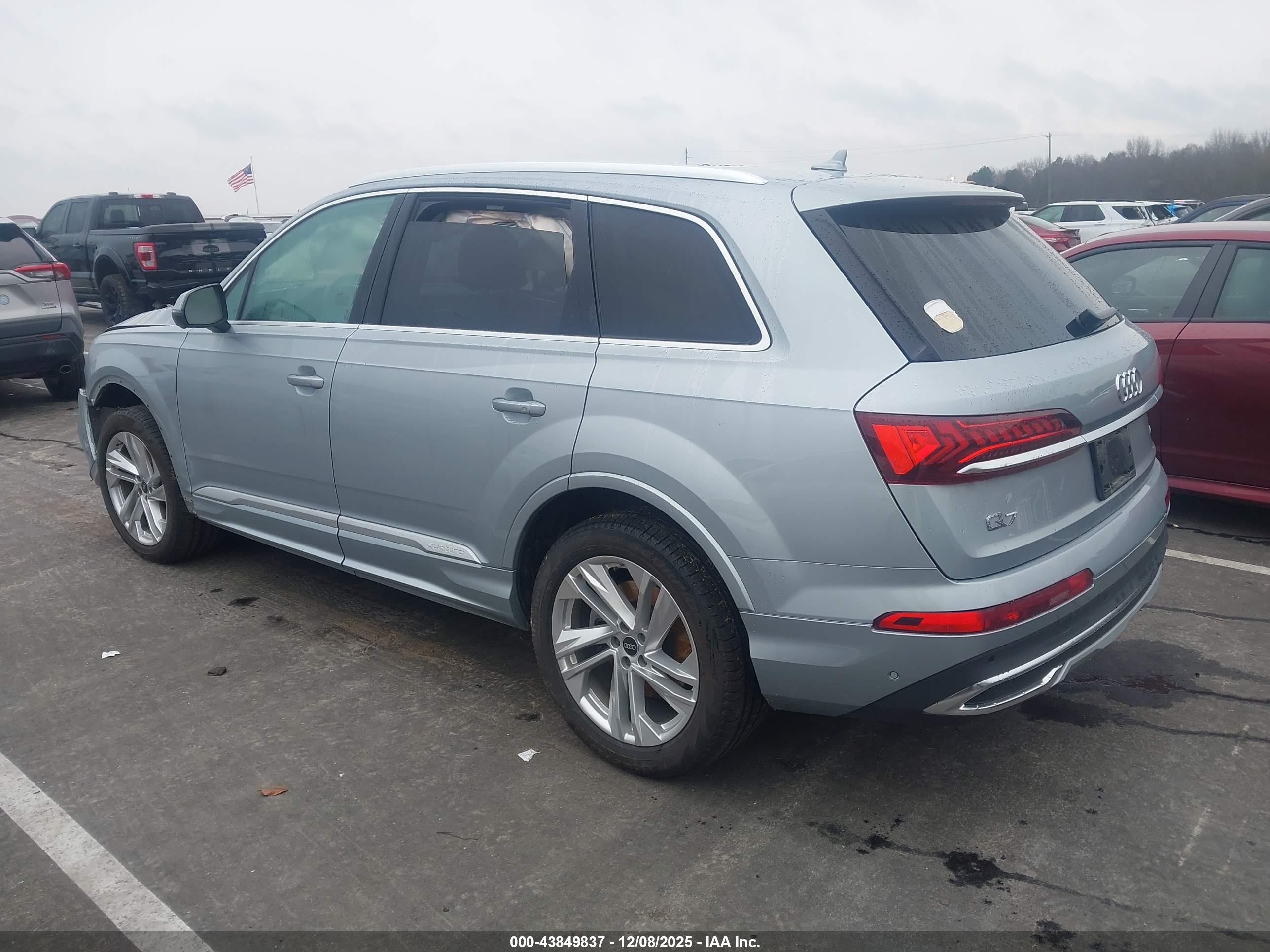 AUDI Q7 image 3