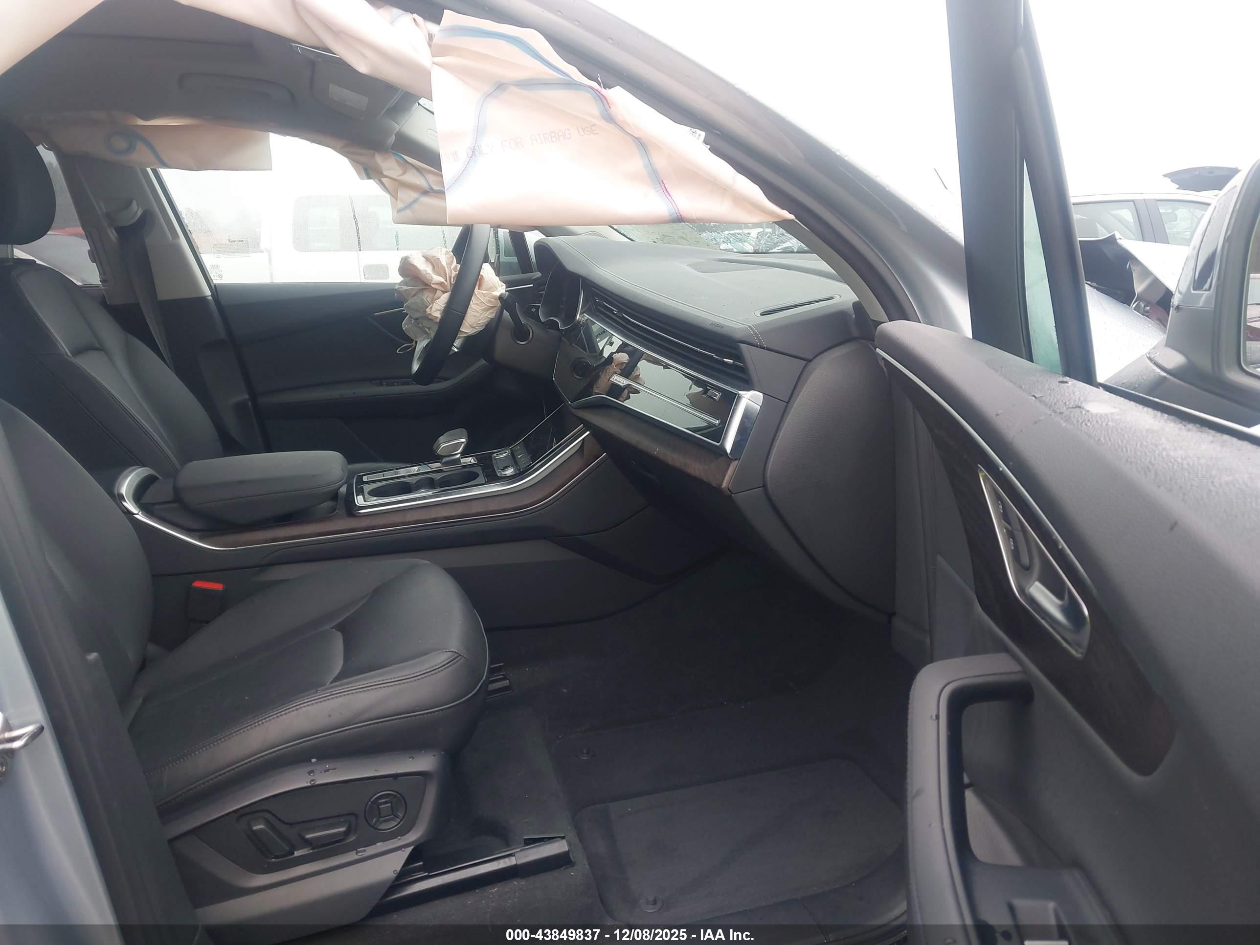 AUDI Q7 image 5
