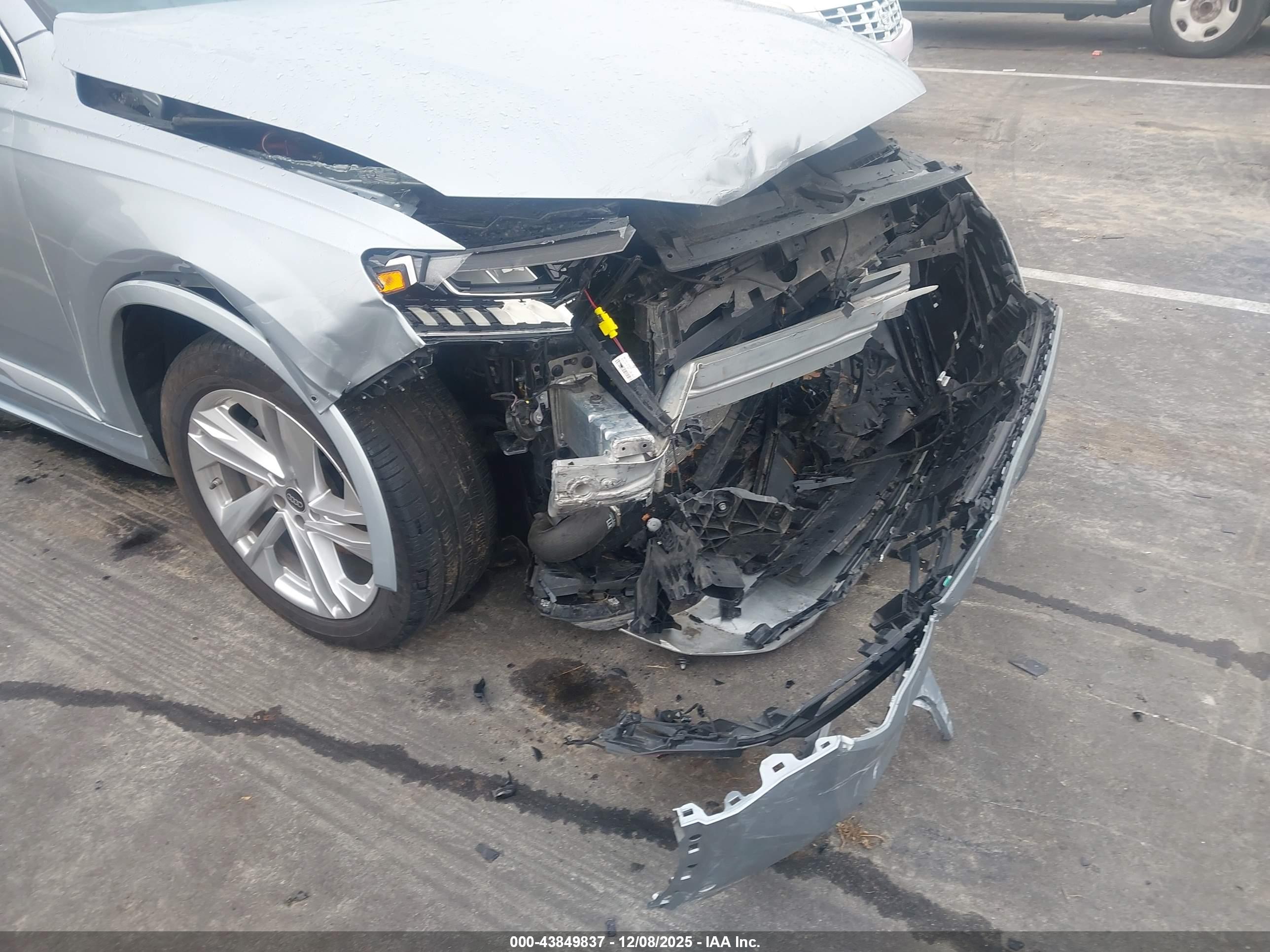 AUDI Q7 image 6