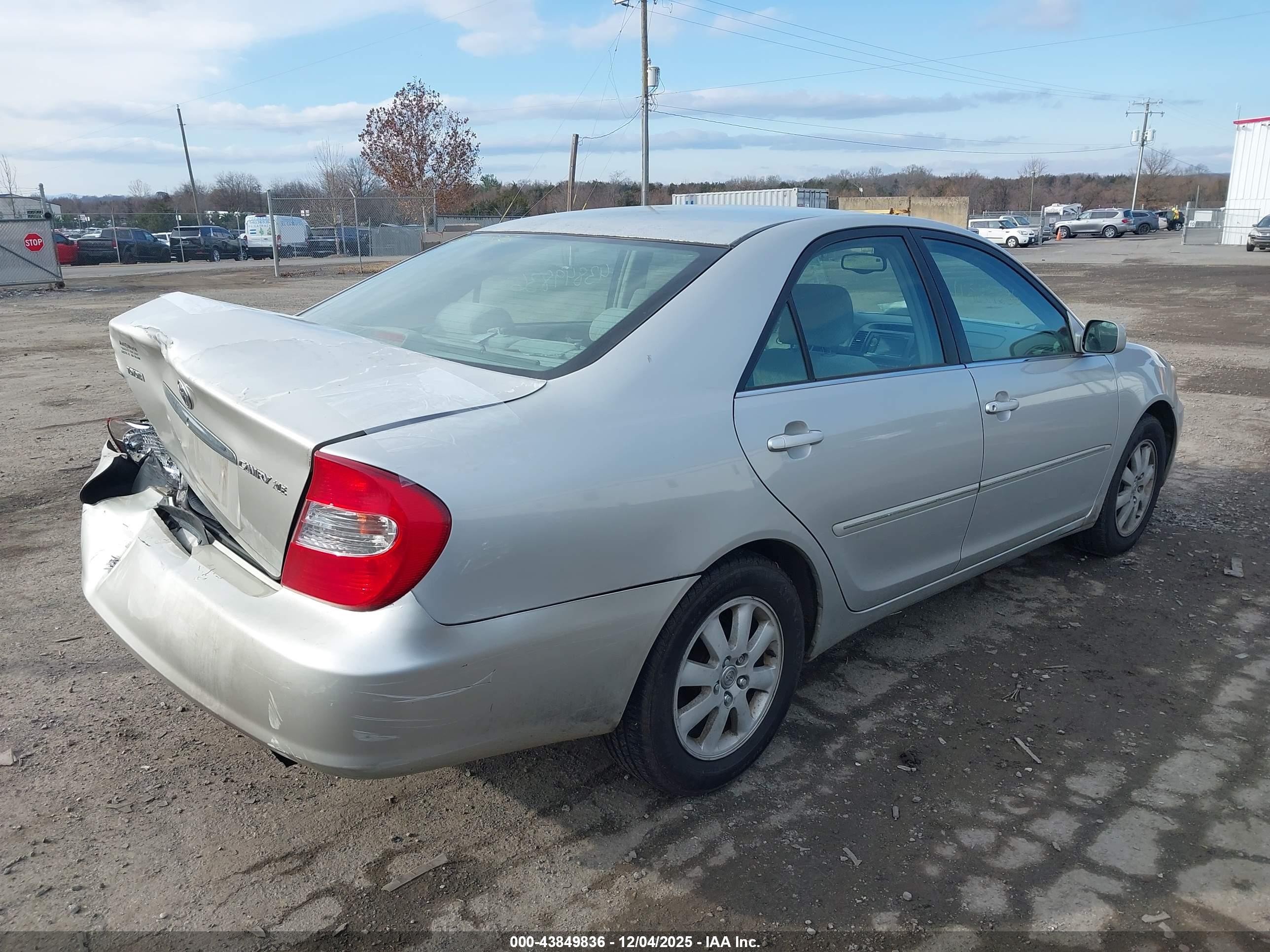 TOYOTA CAMRY image 4