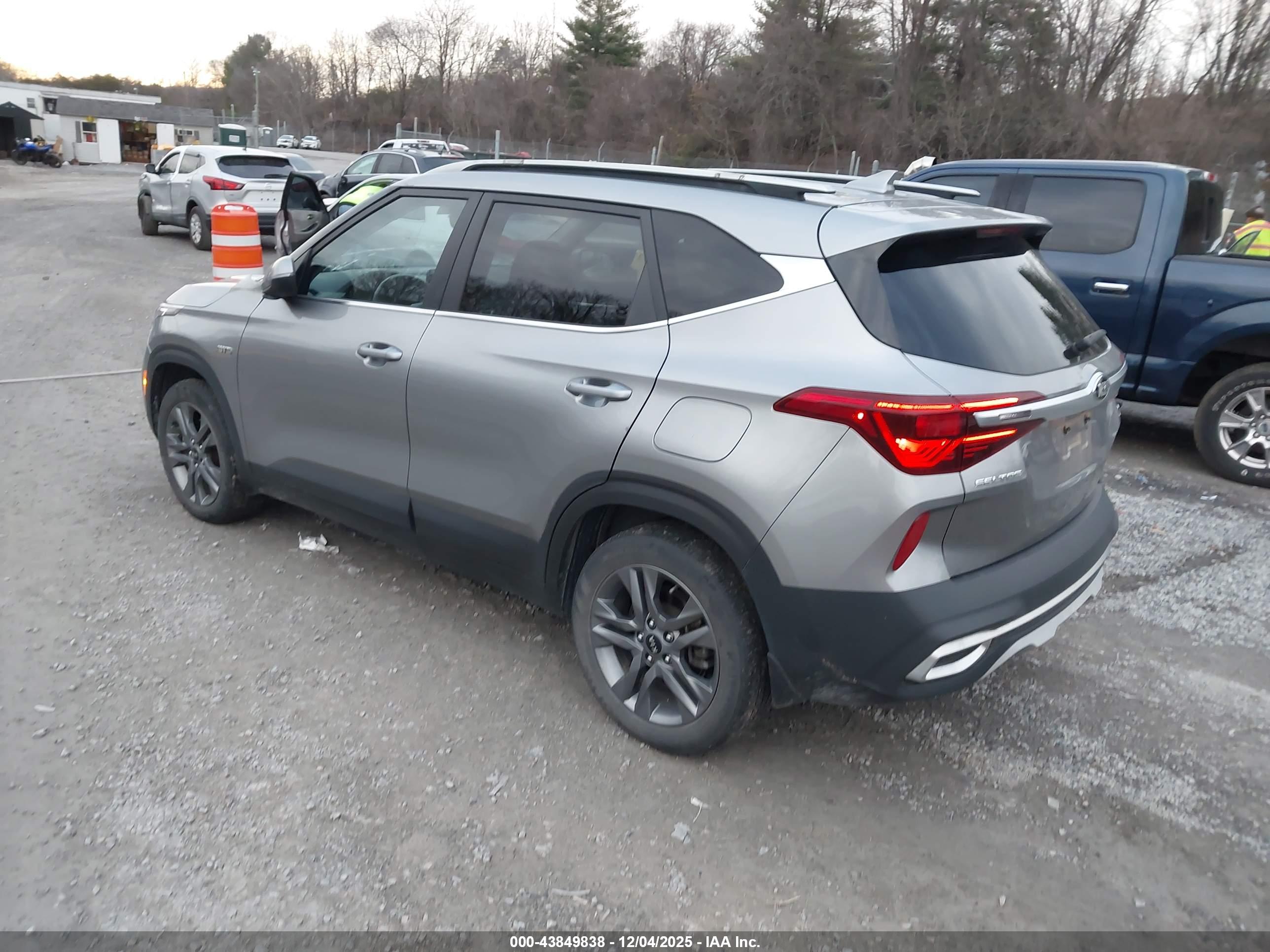 KIA SELTOS image 3