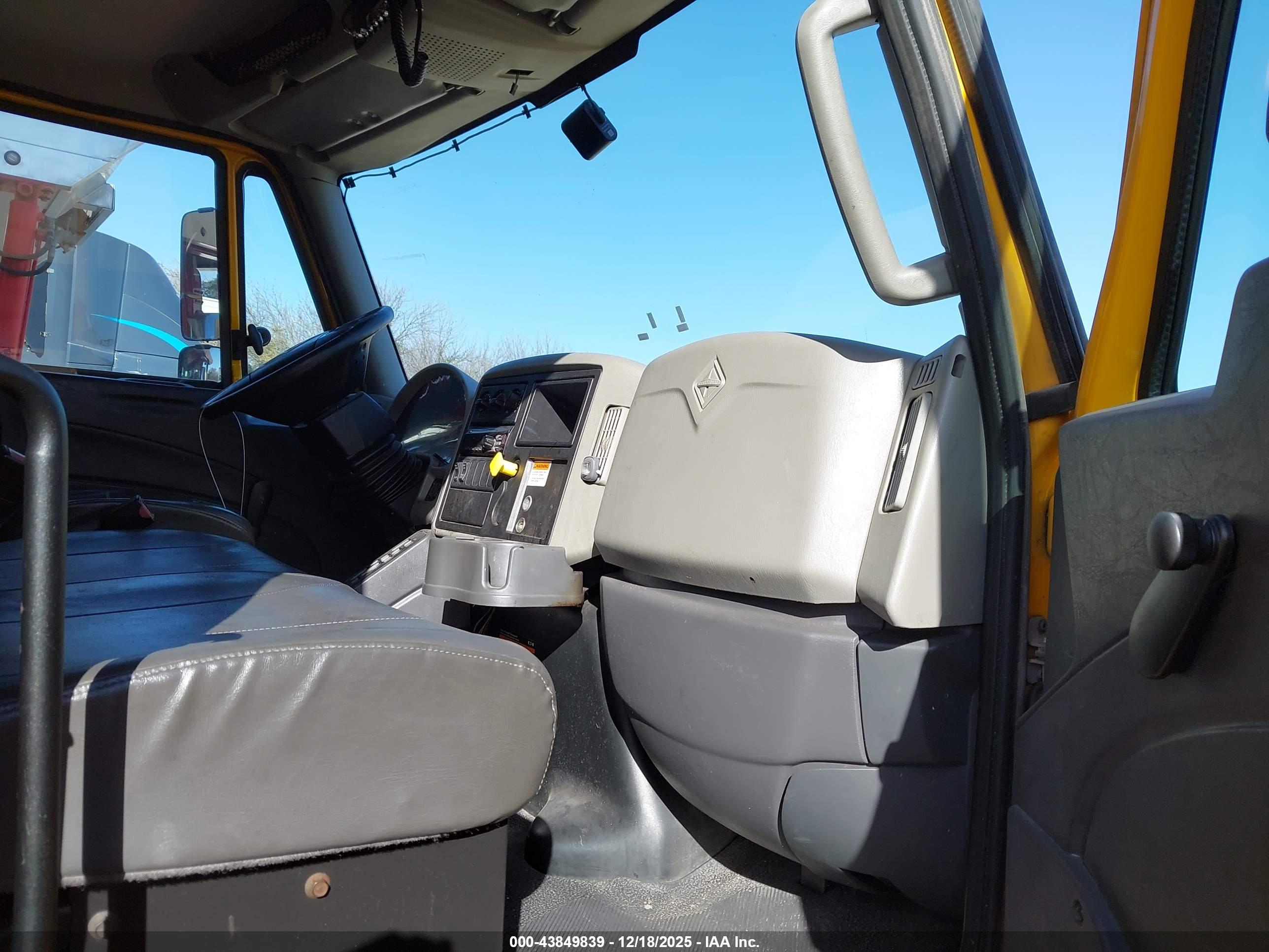 INTERNATIONAL DURASTAR image 8