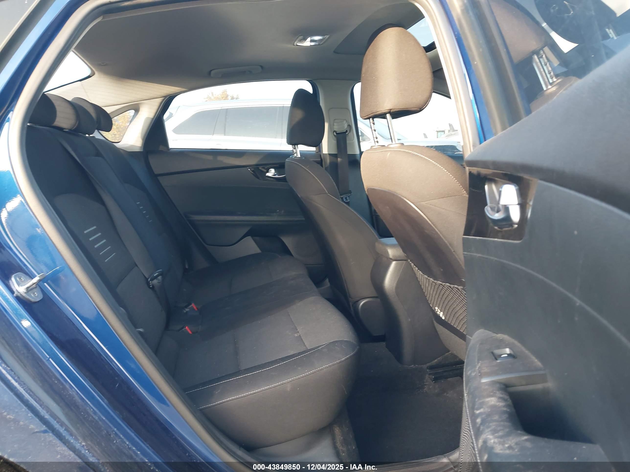 KIA FORTE image 8