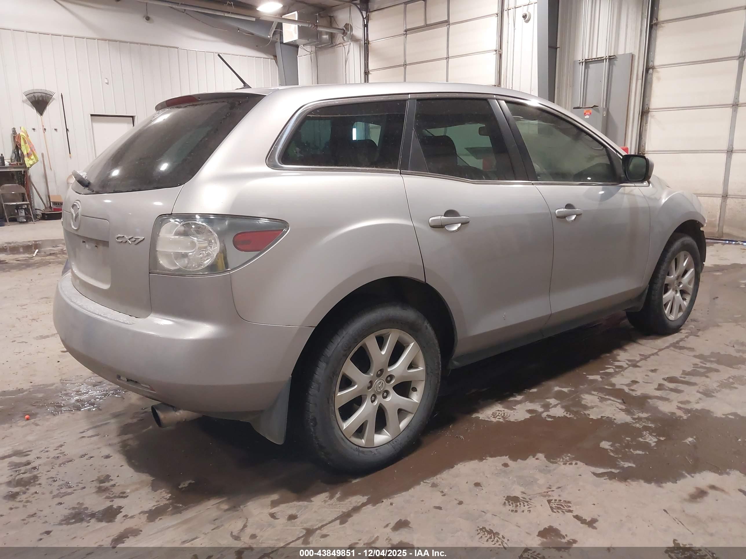 MAZDA CX-7 image 4