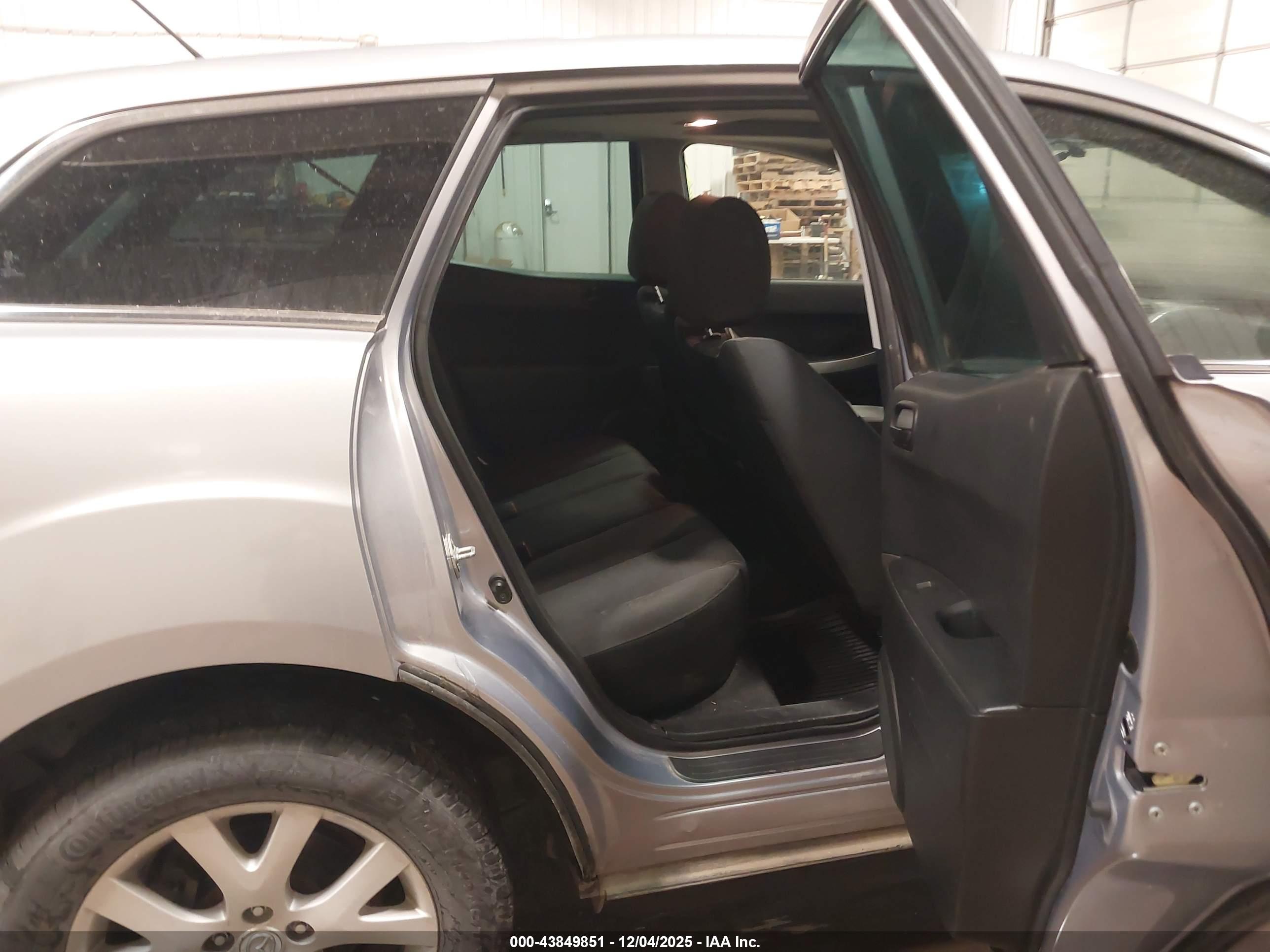 MAZDA CX-7 image 8