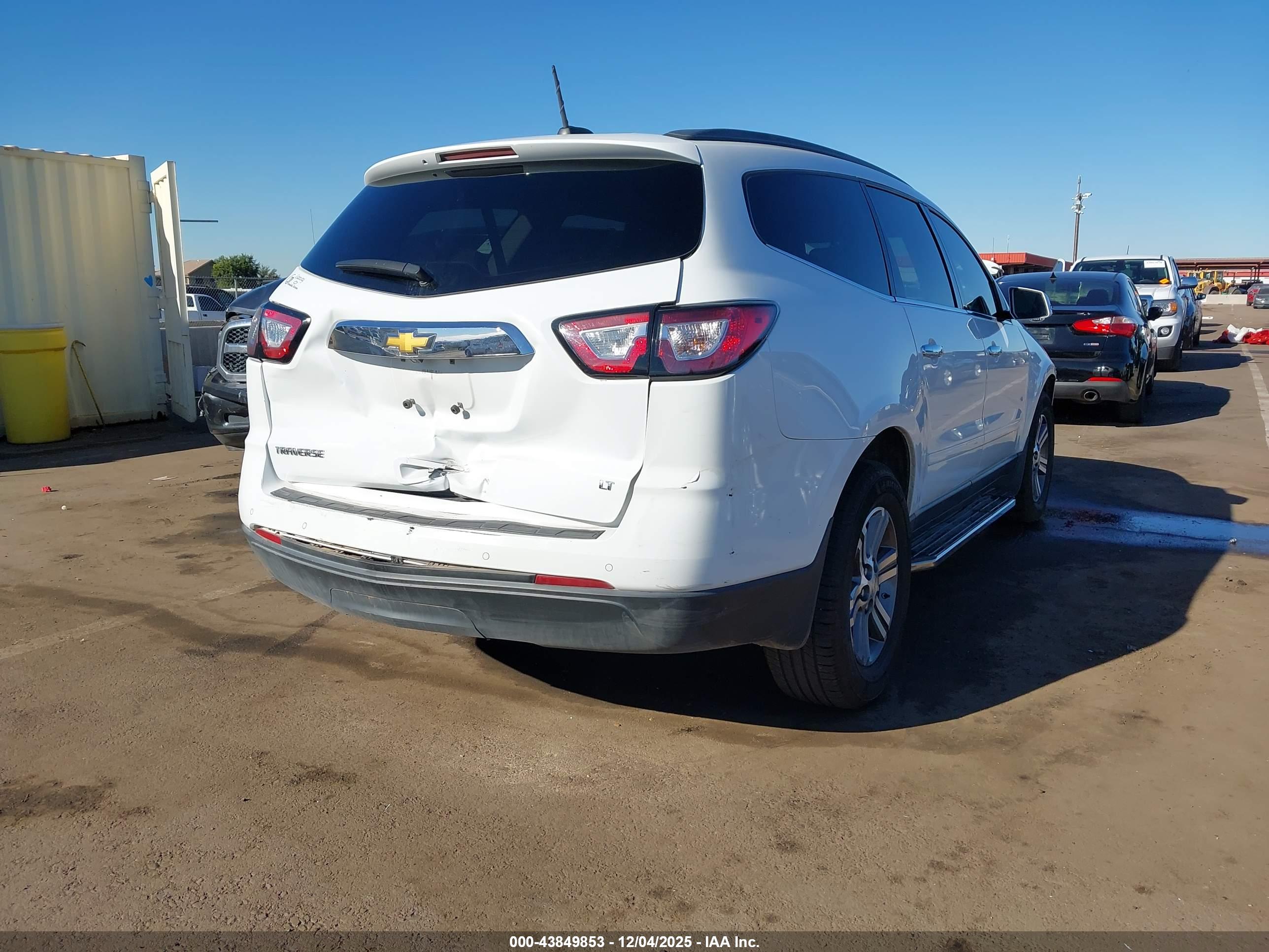 CHEVROLET TRAVERSE image 6