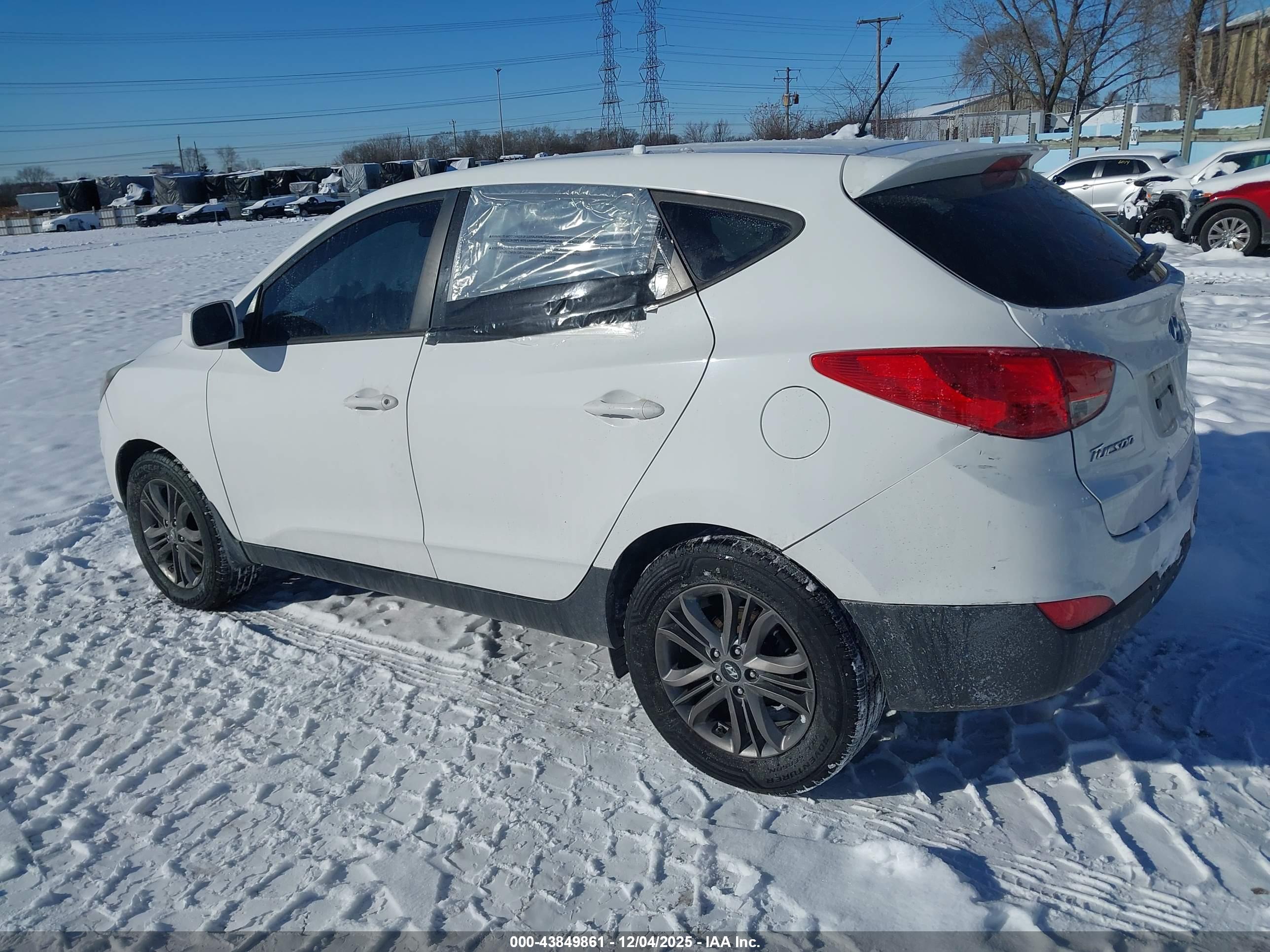 HYUNDAI TUCSON image 3