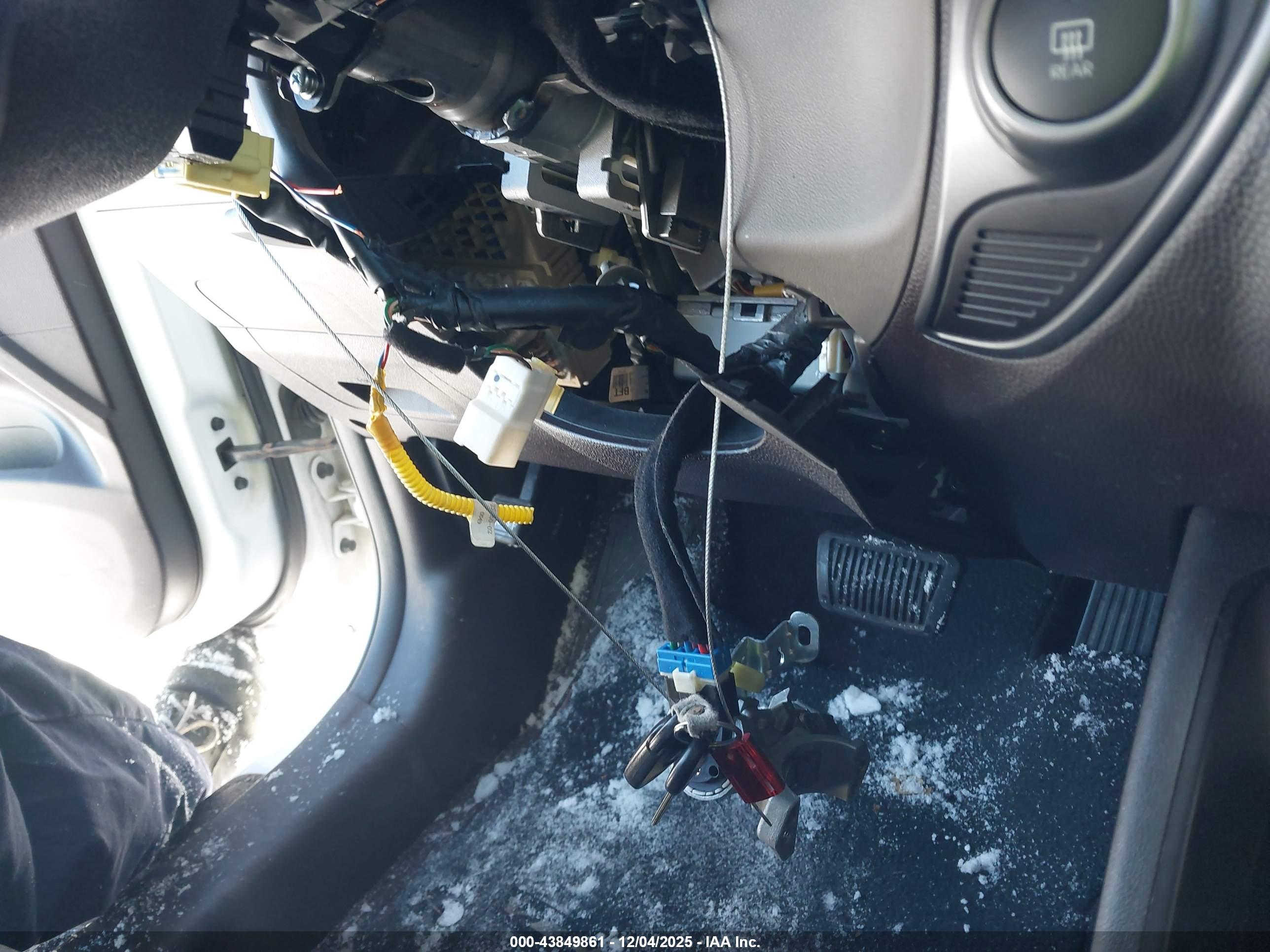 HYUNDAI TUCSON image 6