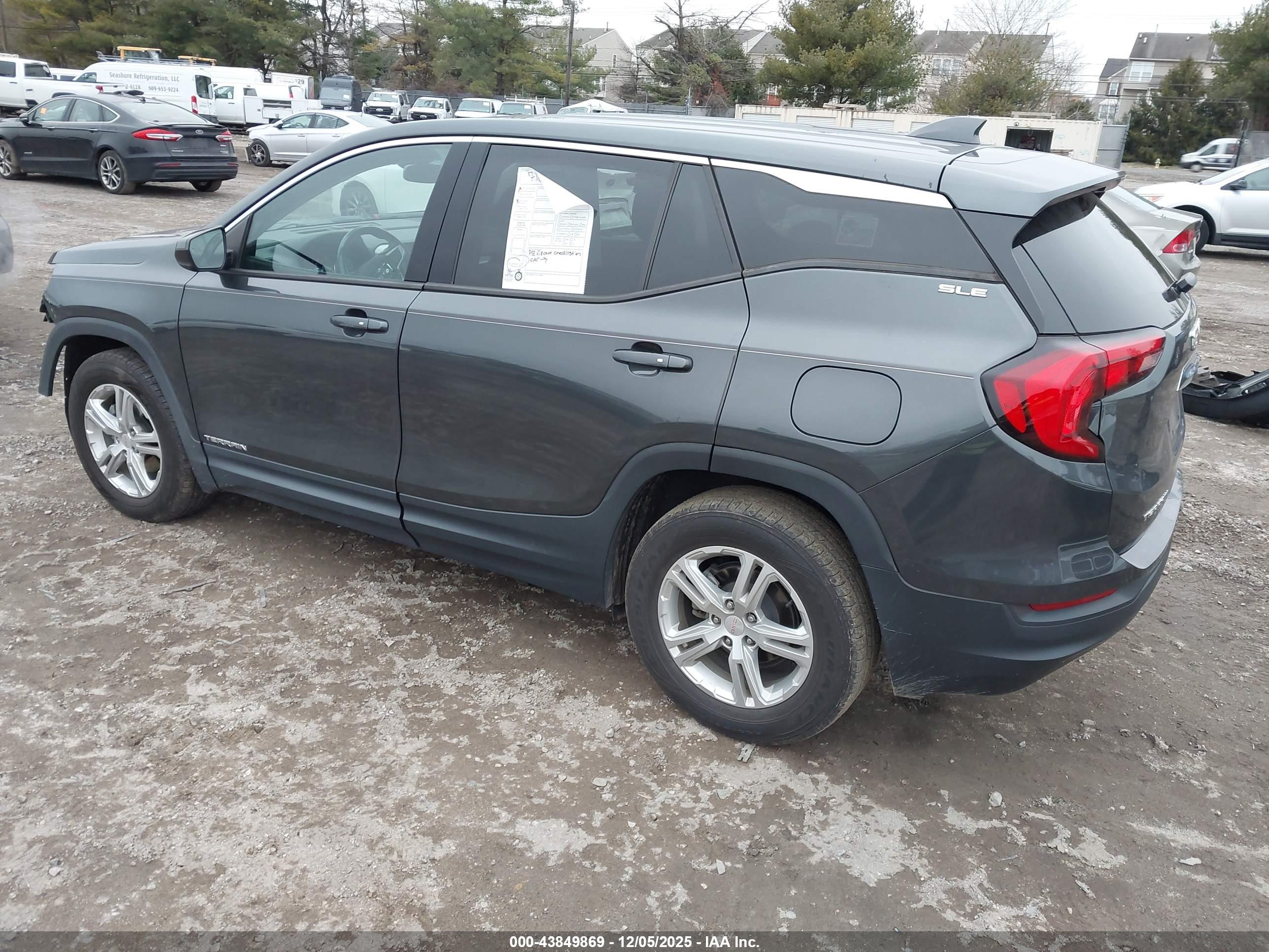 GMC TERRAIN image 3