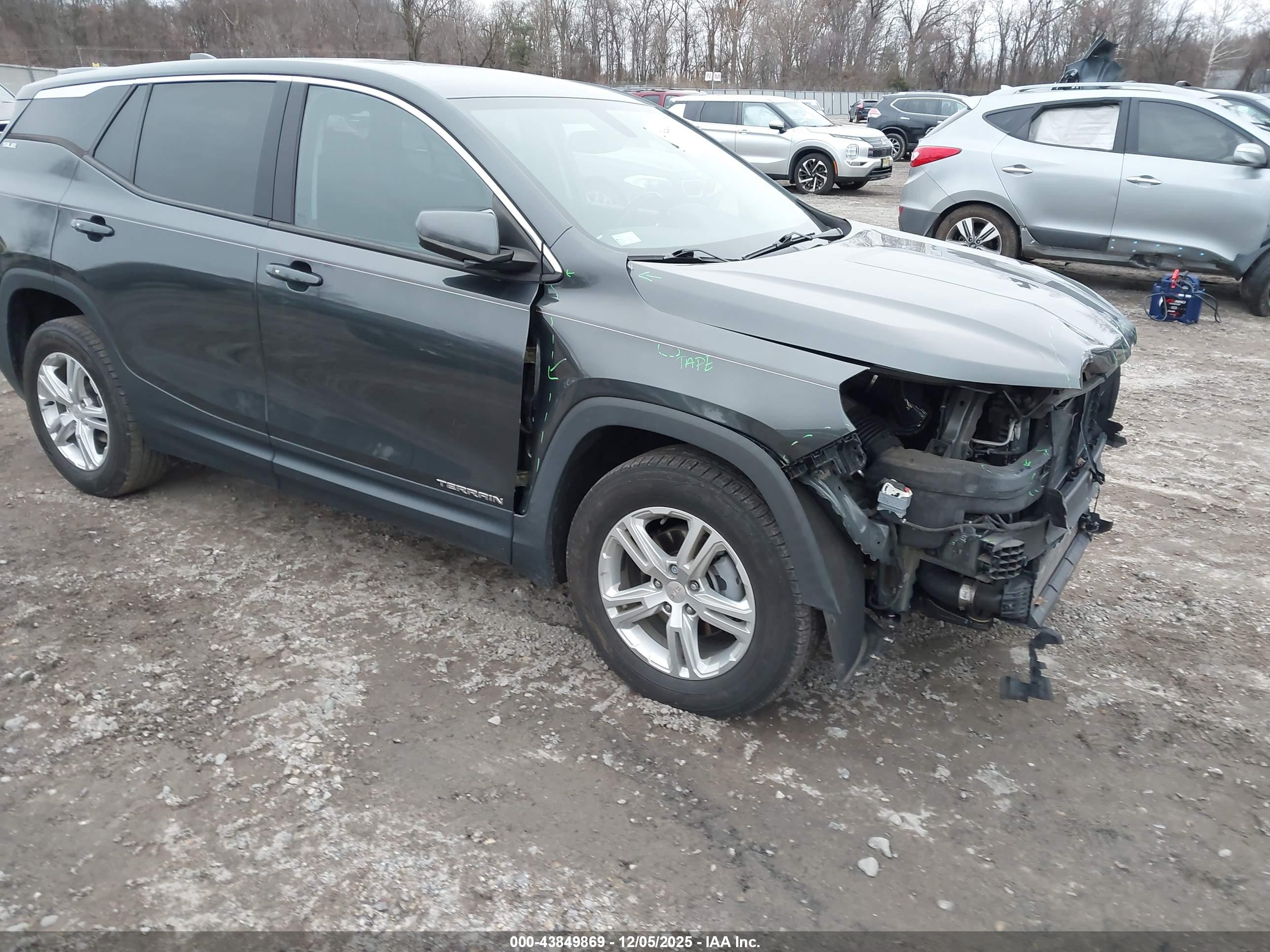 GMC TERRAIN image 6
