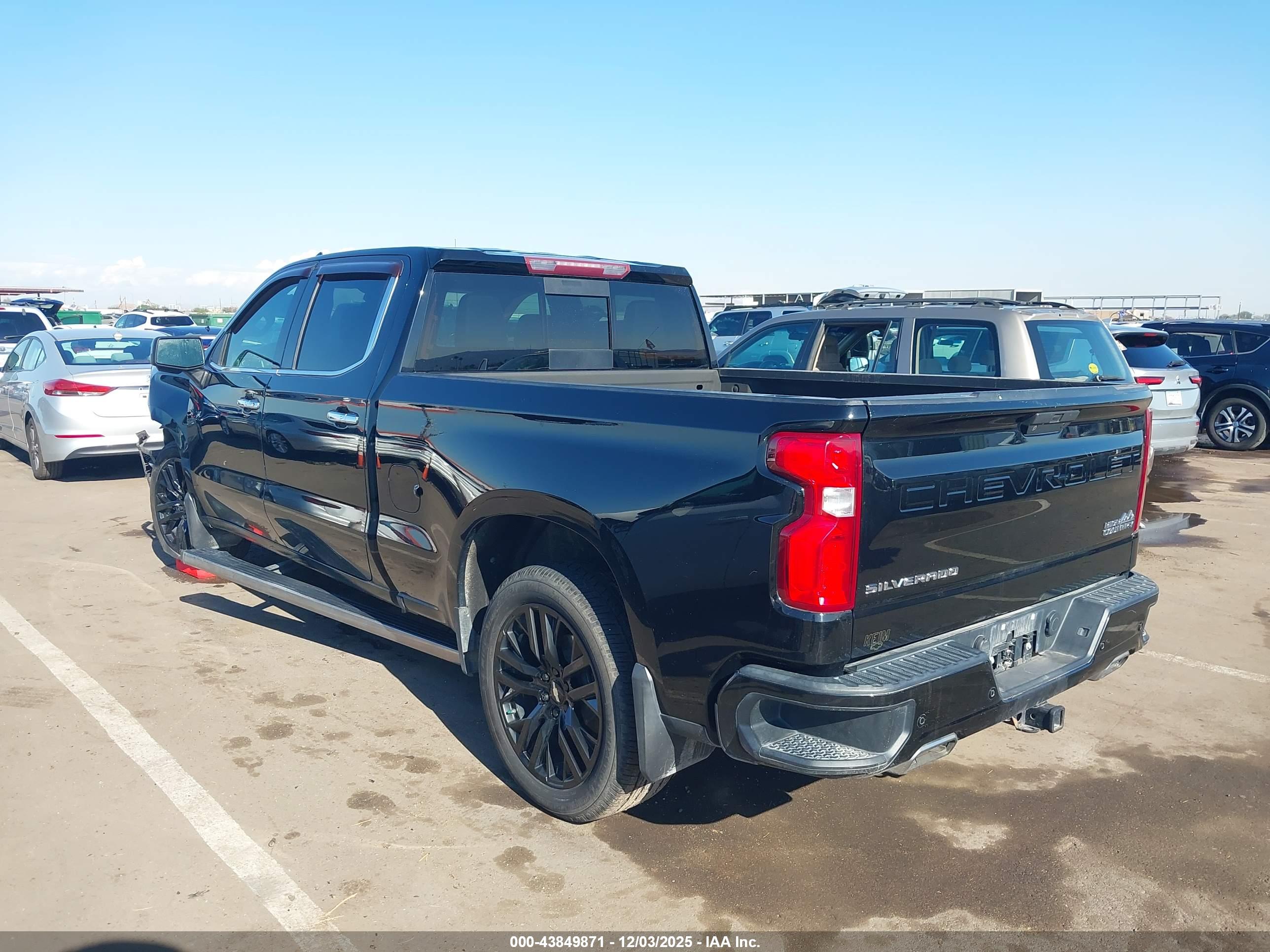 CHEVROLET SILVERADO image 3
