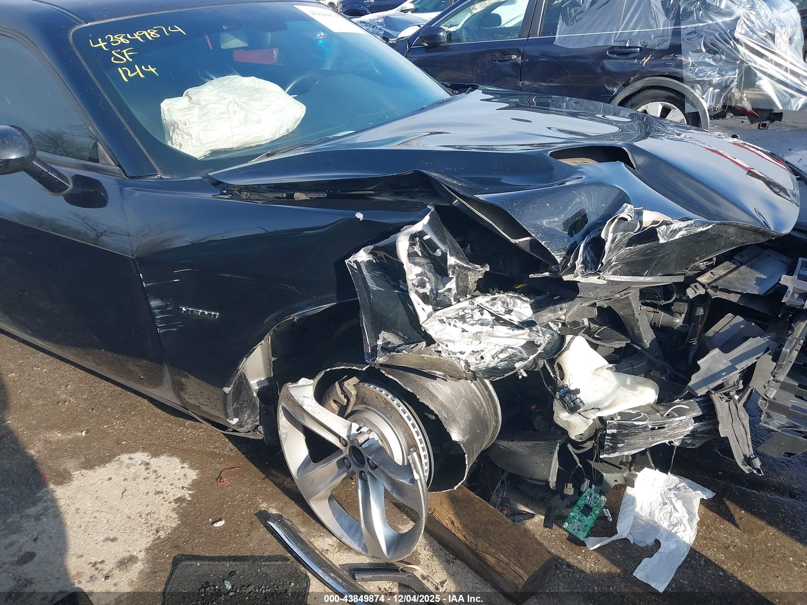 DODGE CHALLENGER image 6