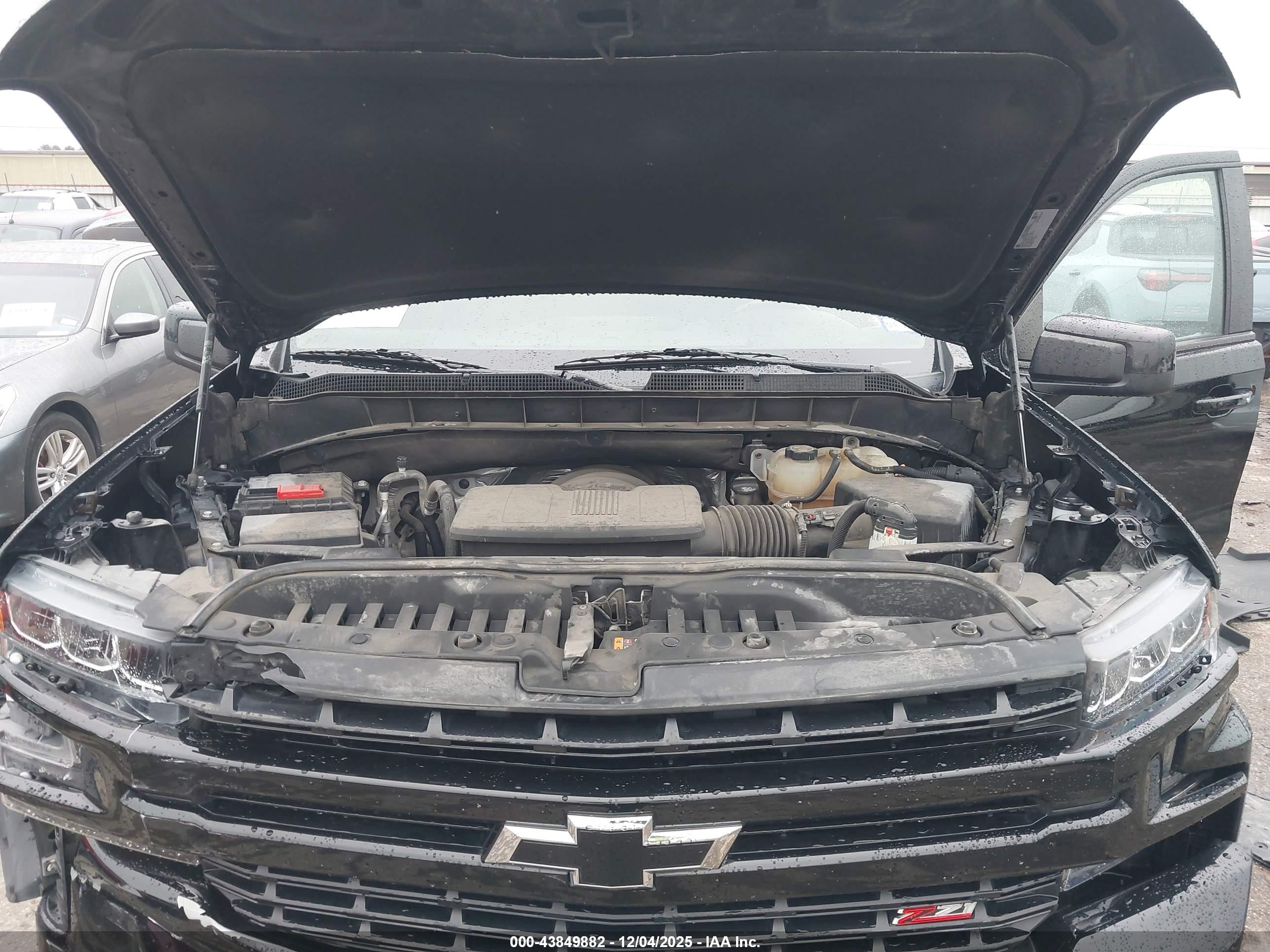 CHEVROLET SILVERADO image 10