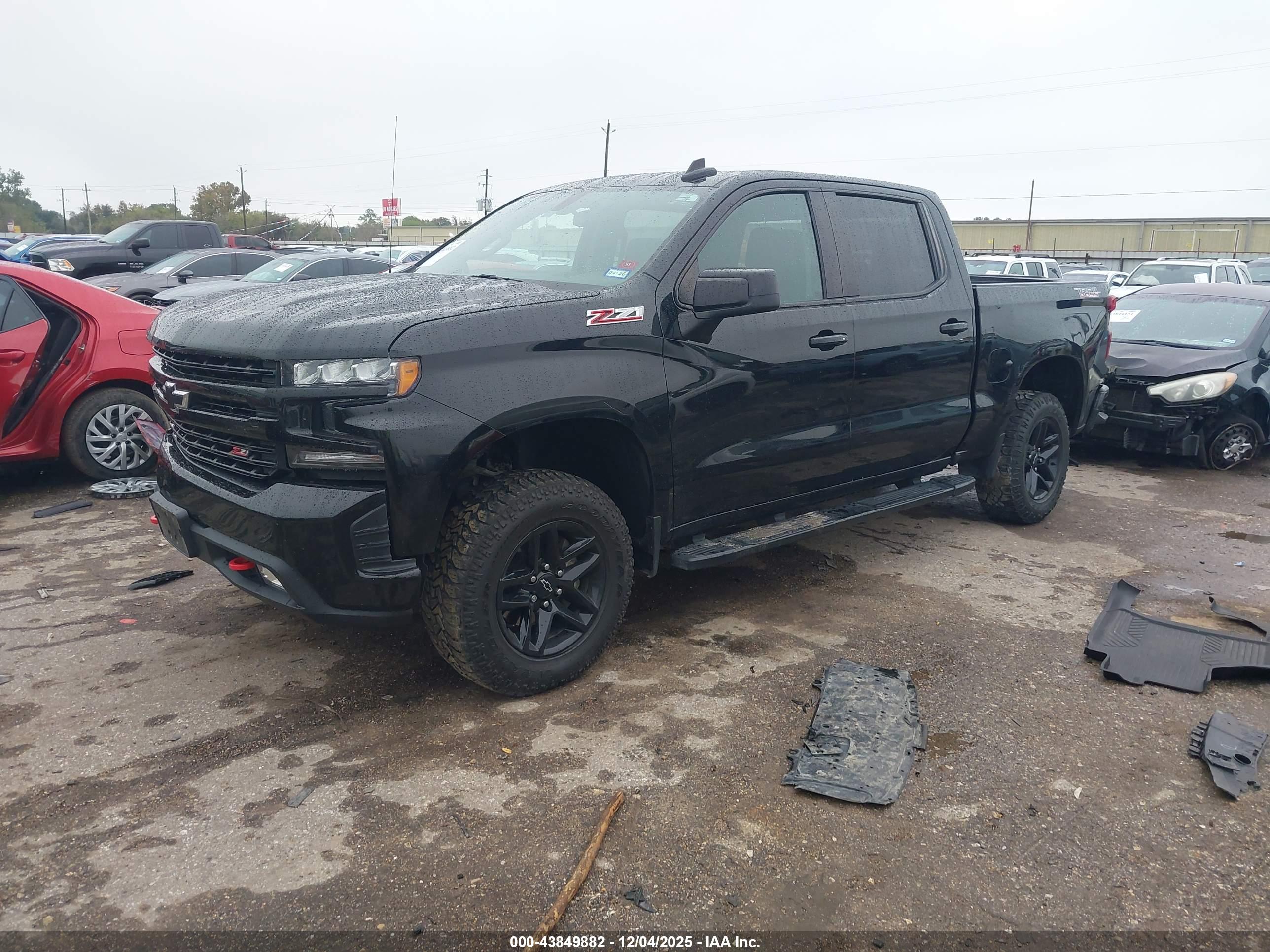 CHEVROLET SILVERADO image 2