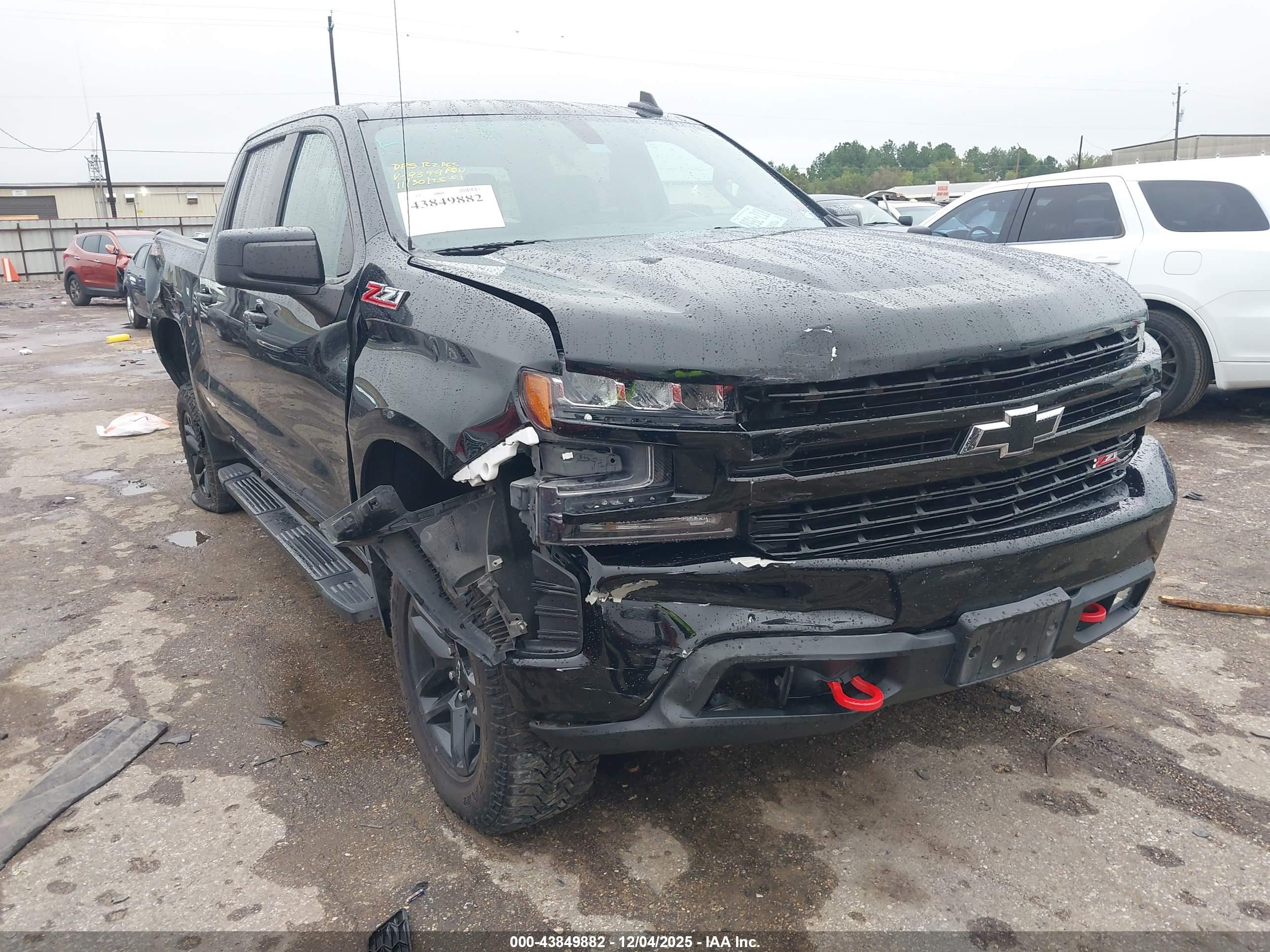 CHEVROLET SILVERADO image 6