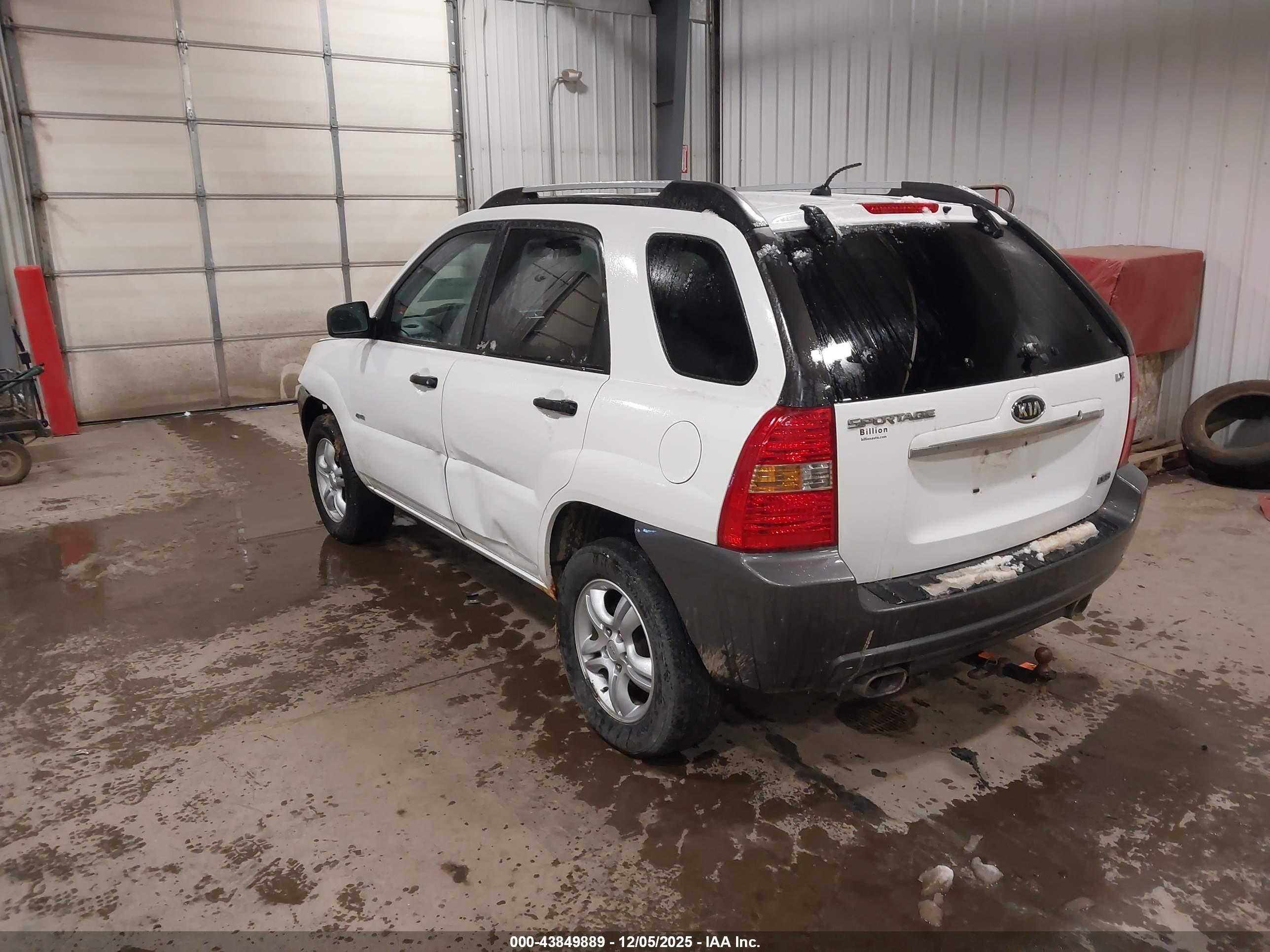 KIA SPORTAGE image 3