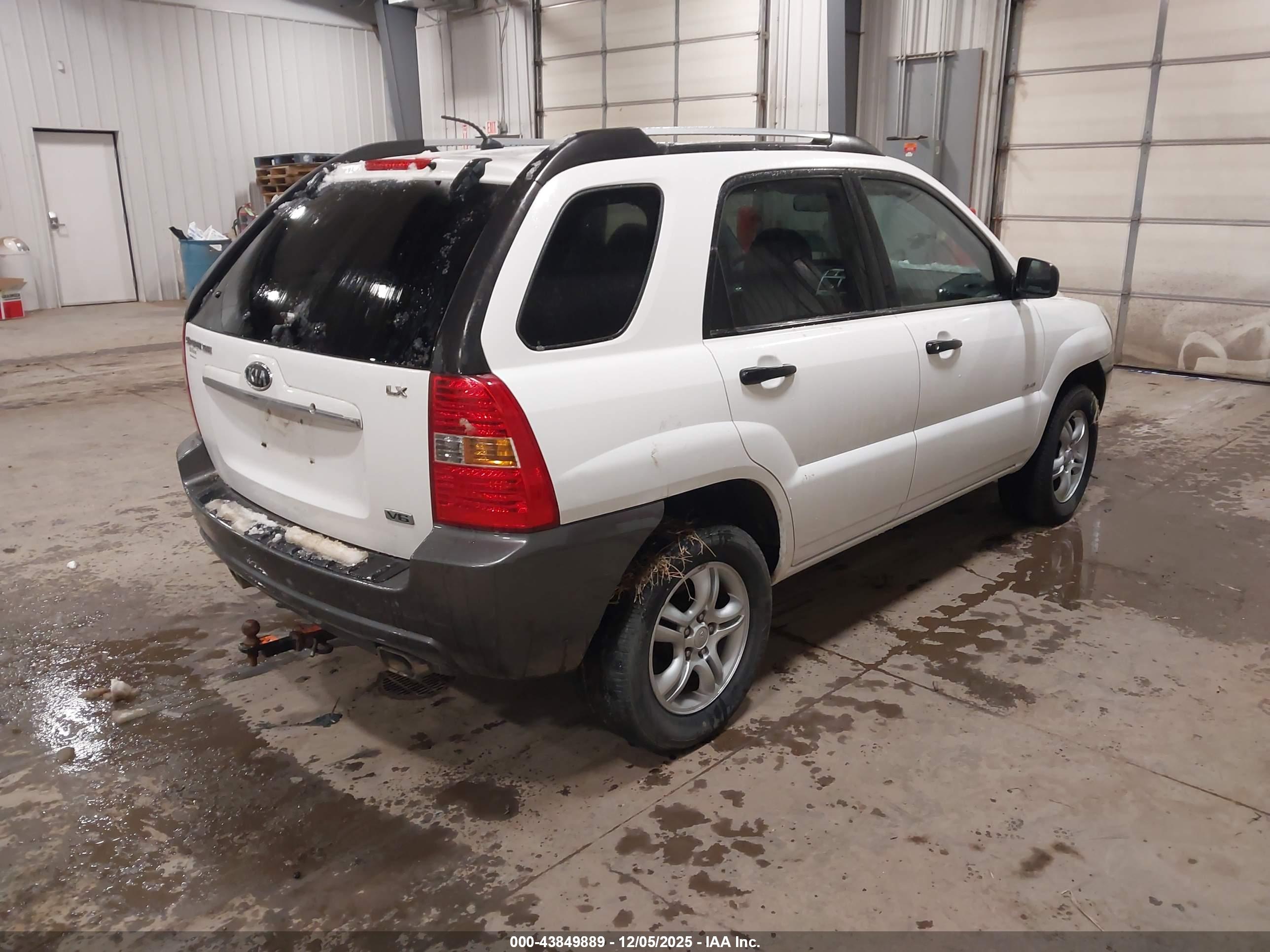 KIA SPORTAGE image 4