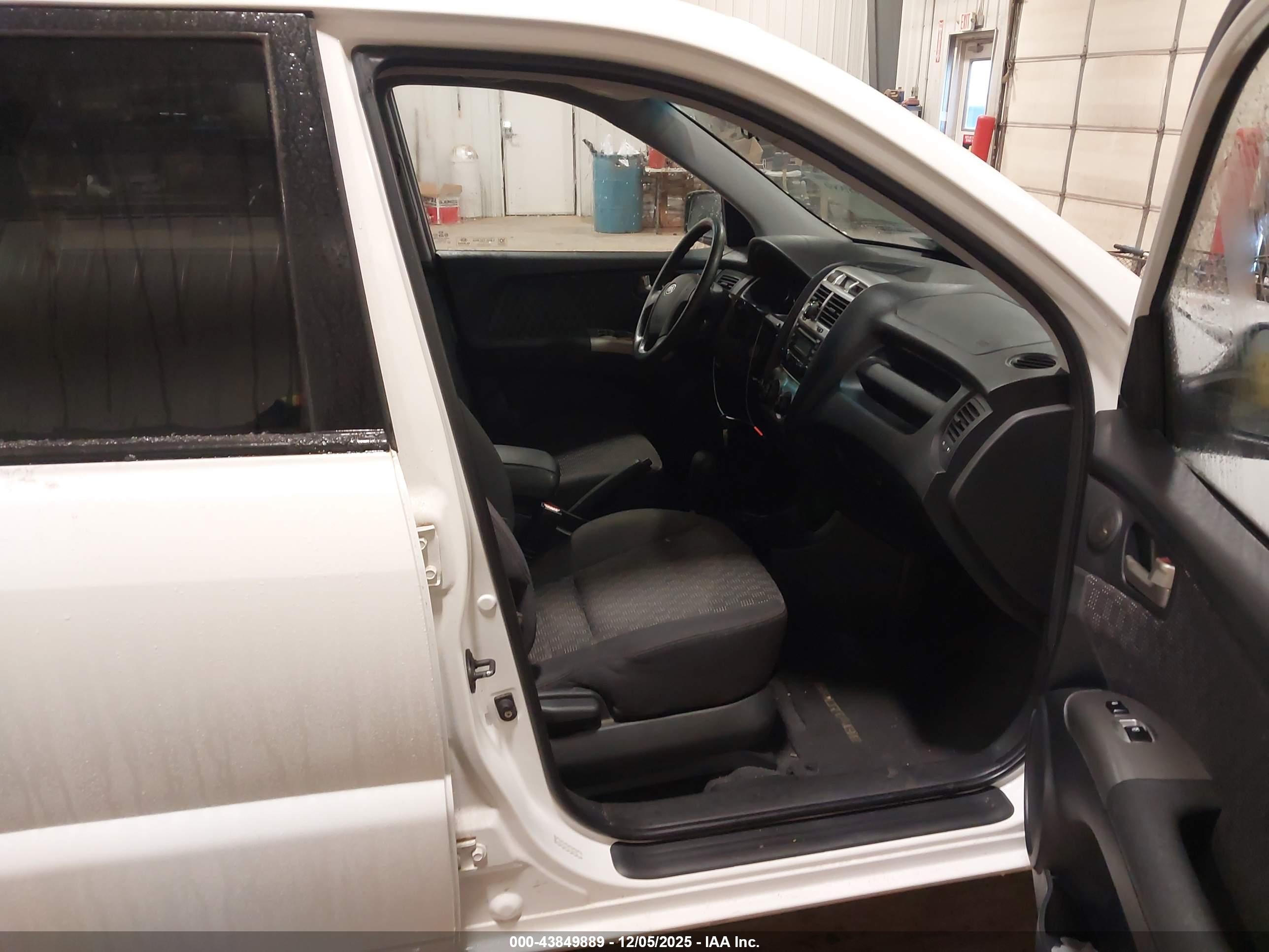 KIA SPORTAGE image 5