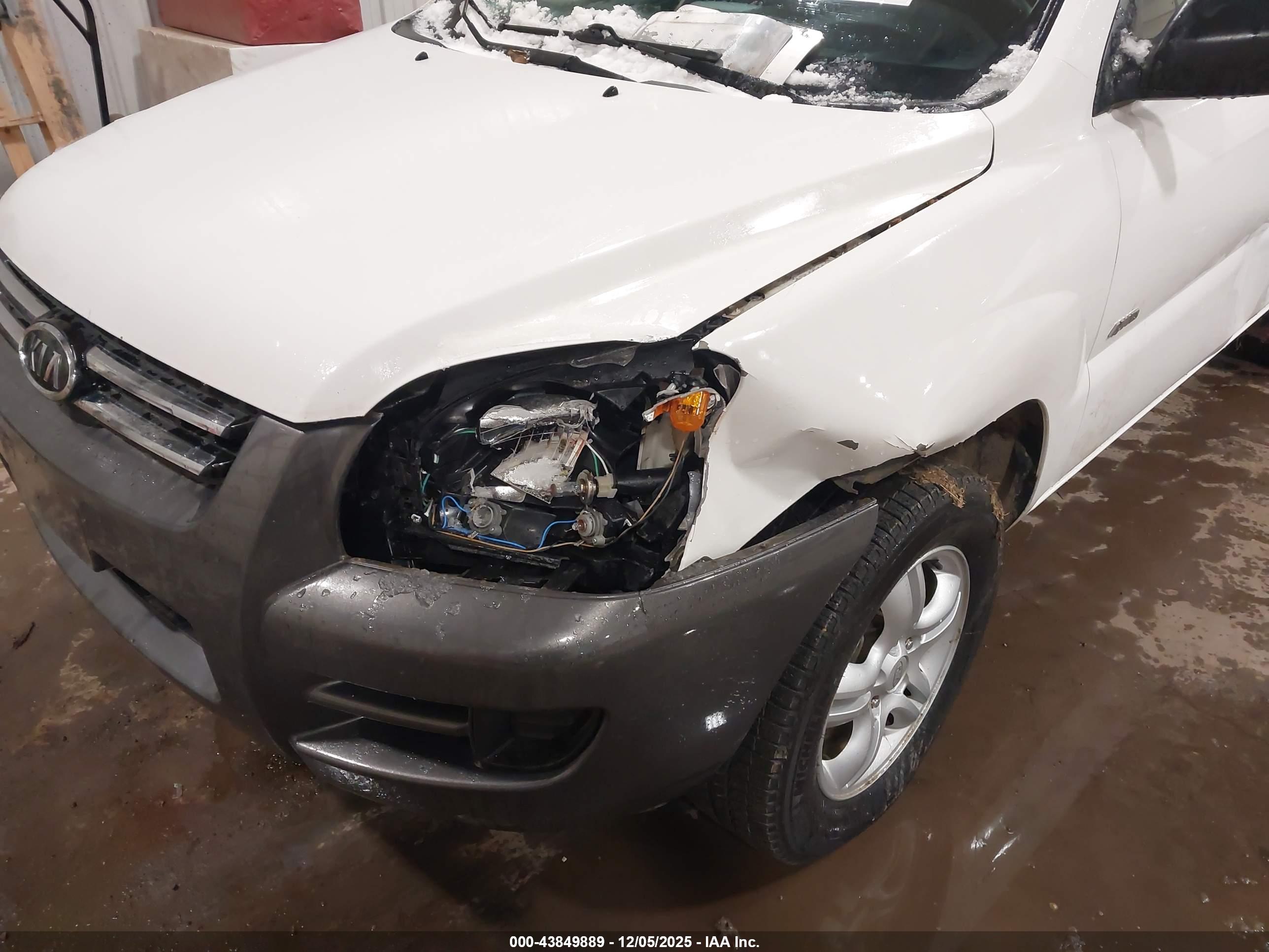 KIA SPORTAGE image 6