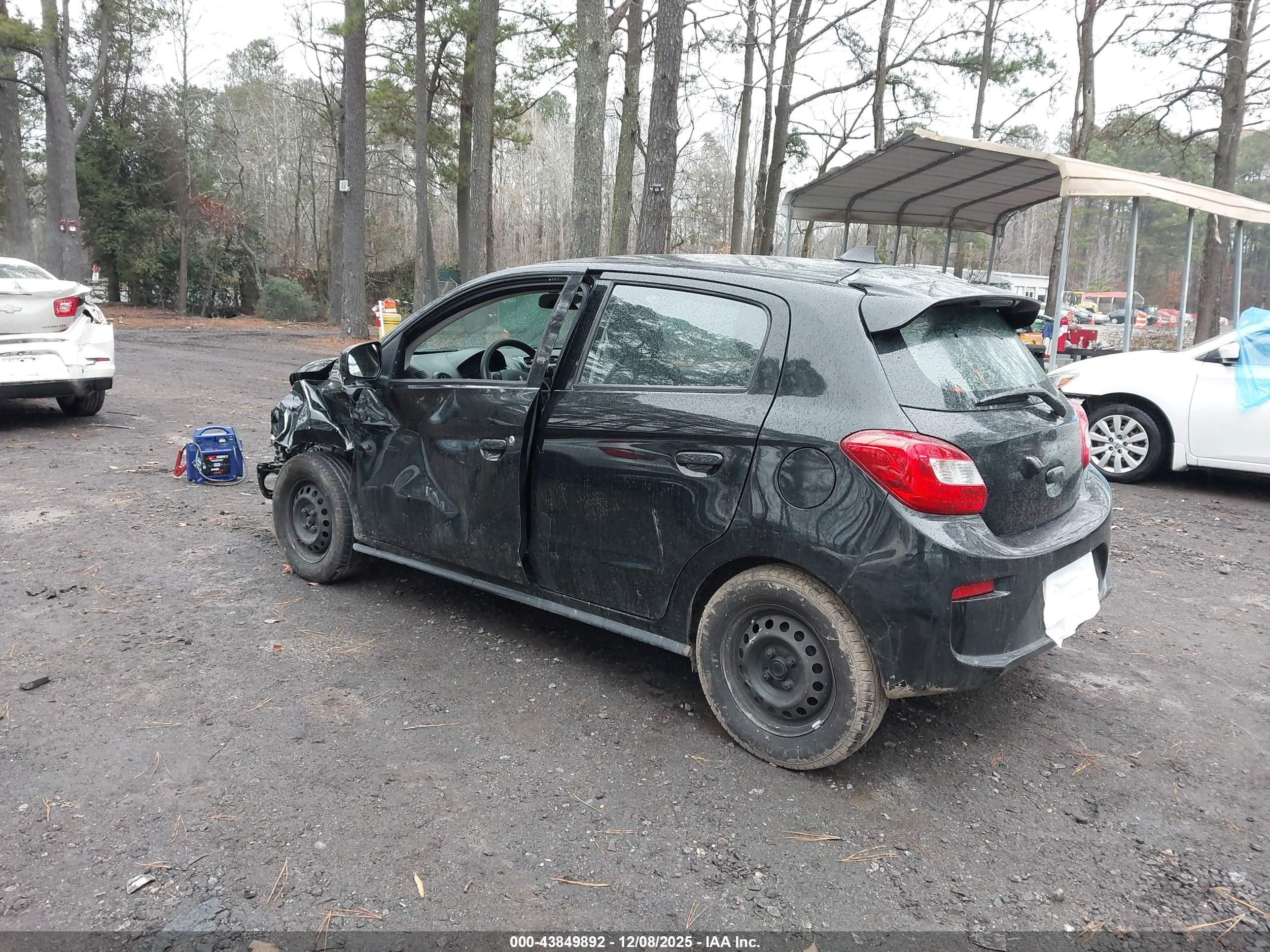 MITSUBISHI MIRAGE image 3