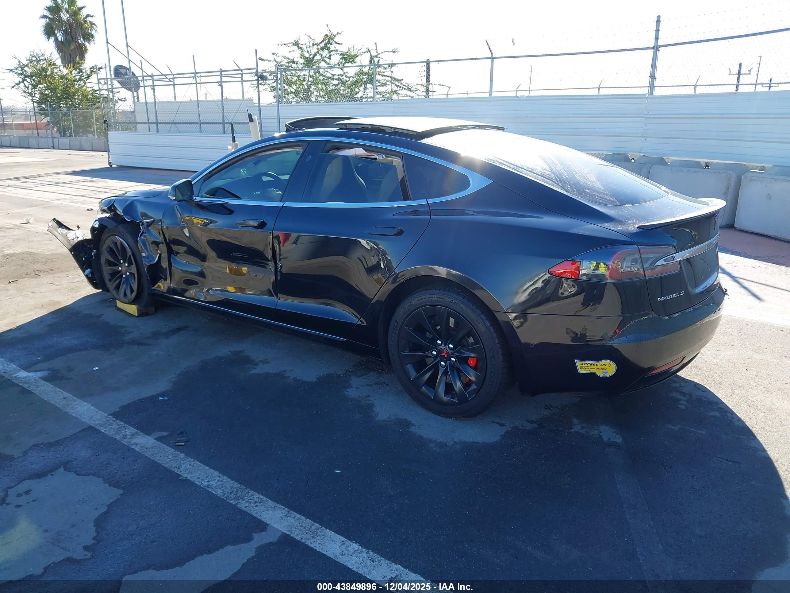 TESLA MODEL image 3