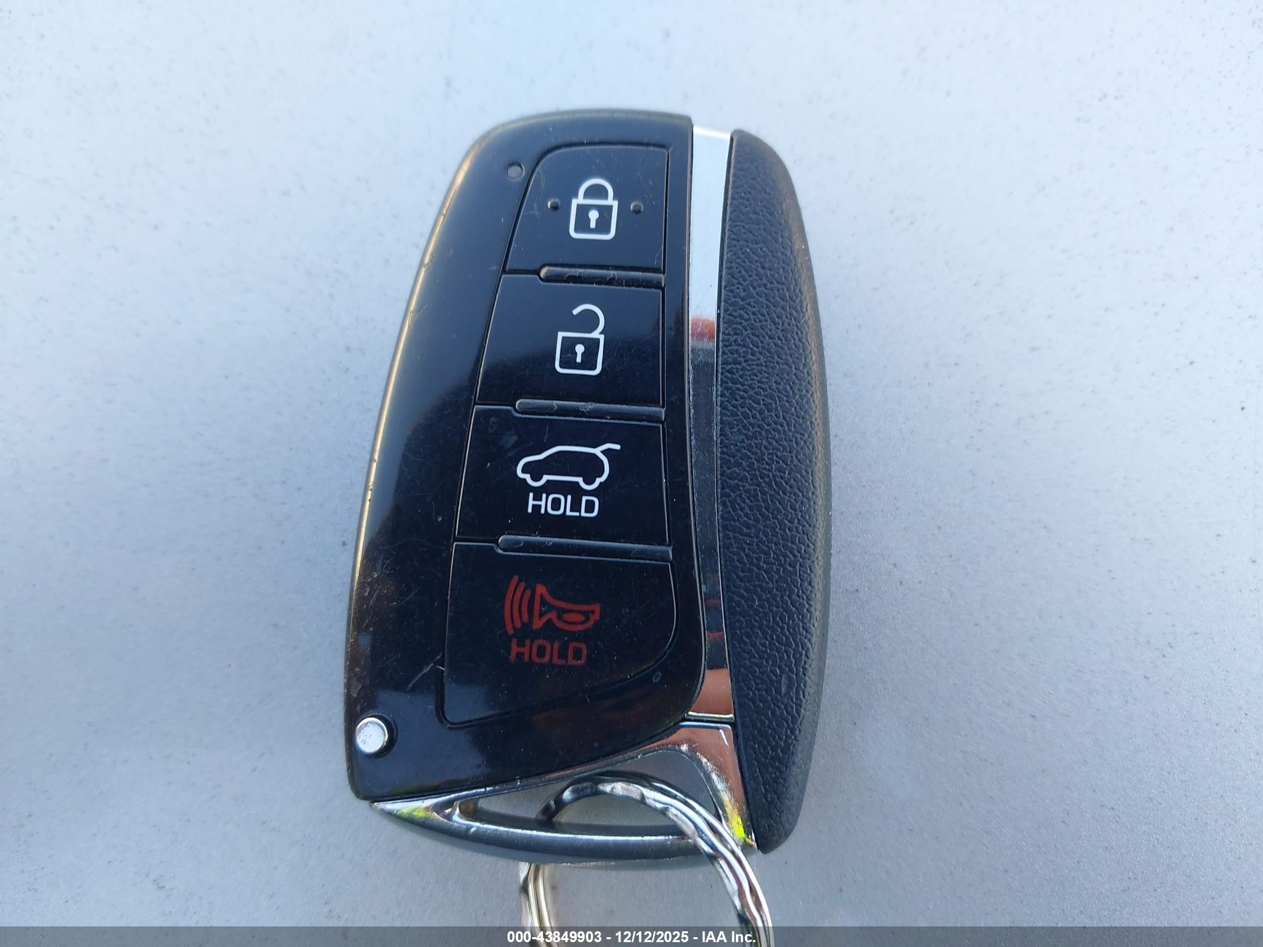 HYUNDAI SANTA image 11