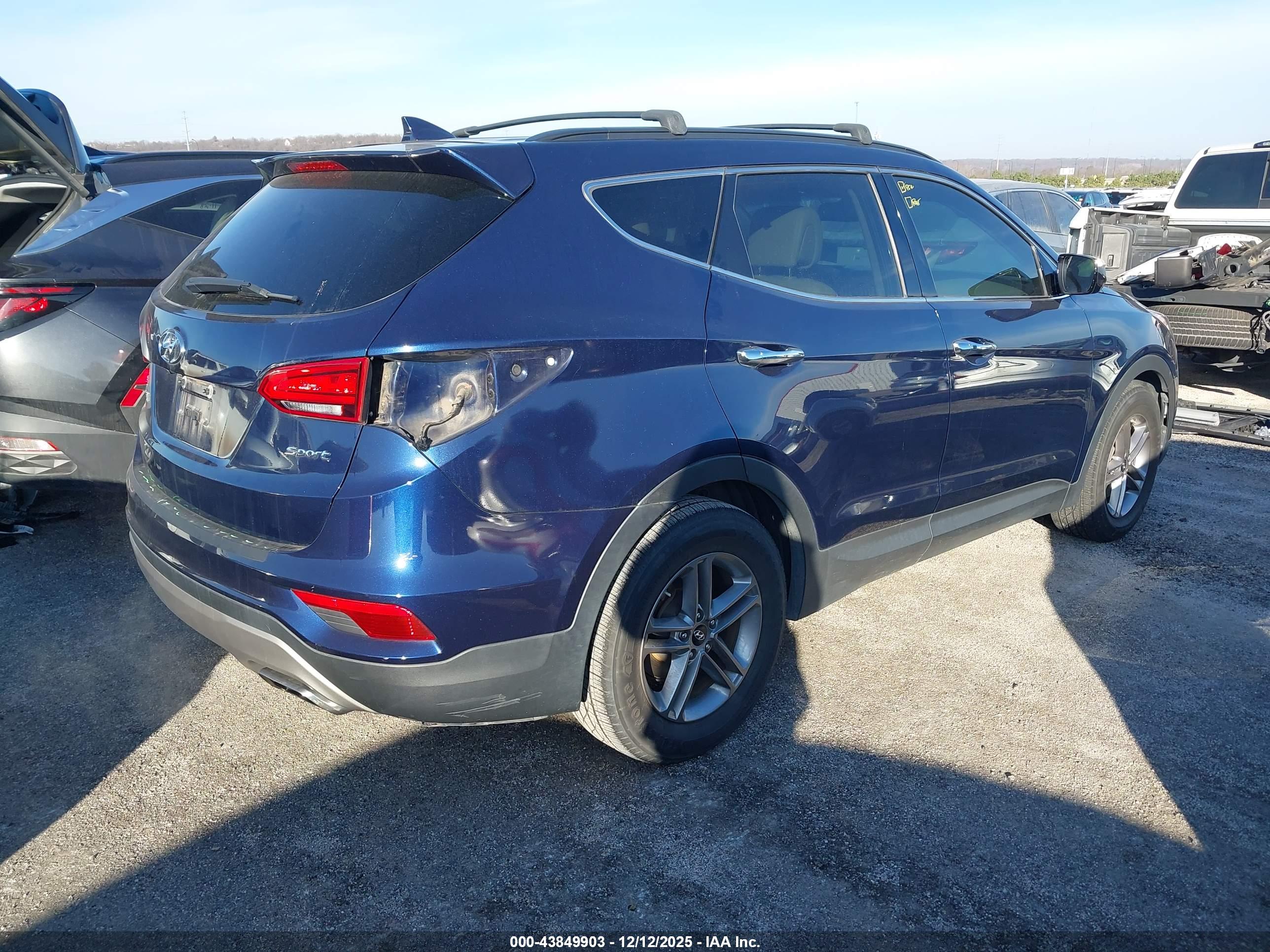 HYUNDAI SANTA image 4