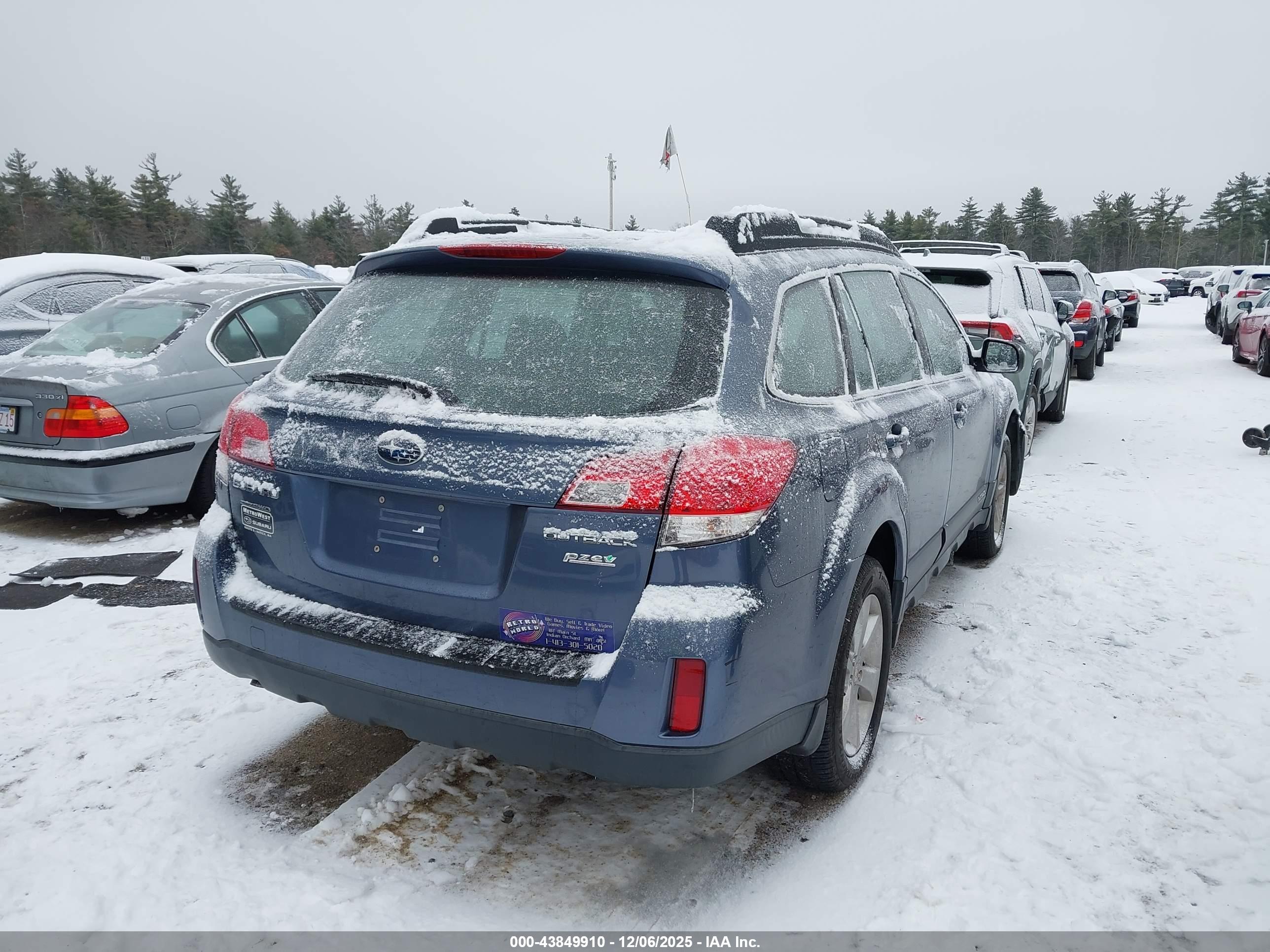 SUBARU OUTBACK image 4