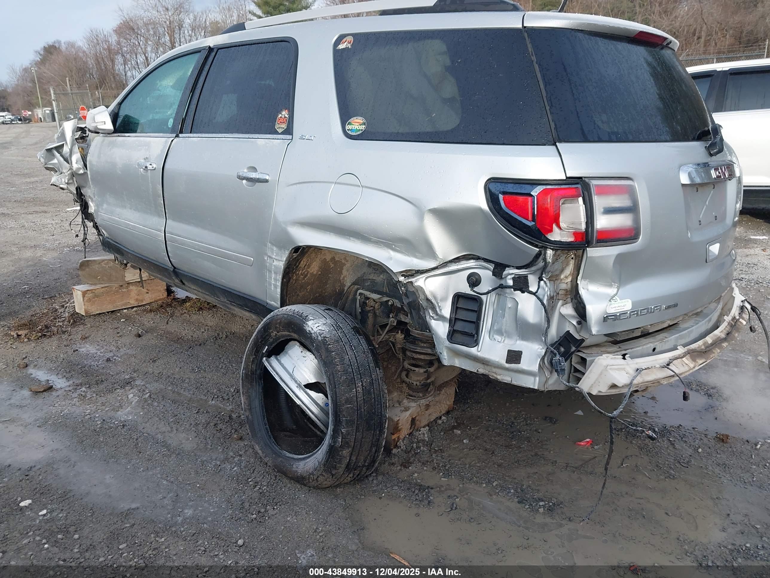 GMC ACADIA image 3