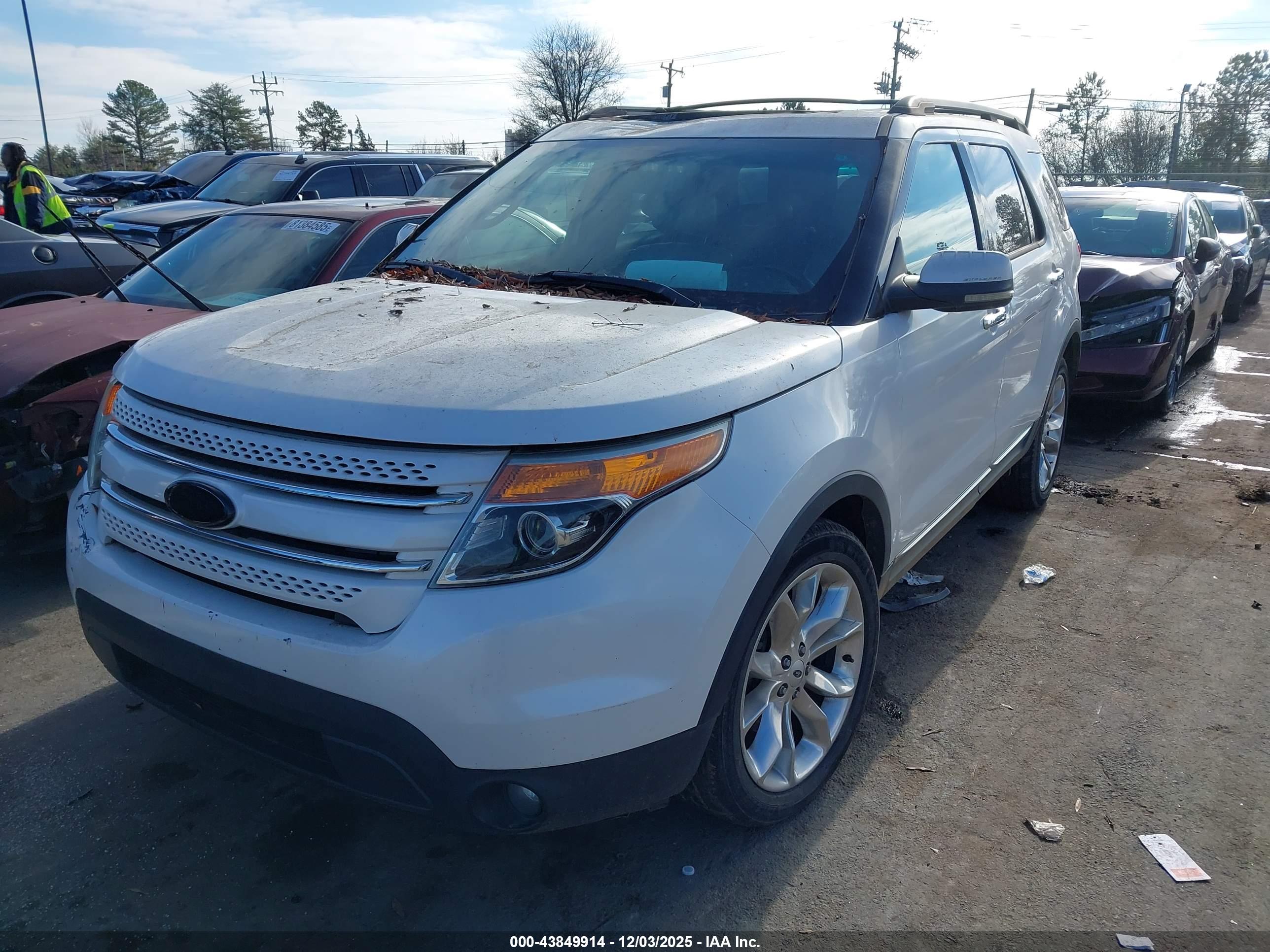 FORD EXPLORER image 2