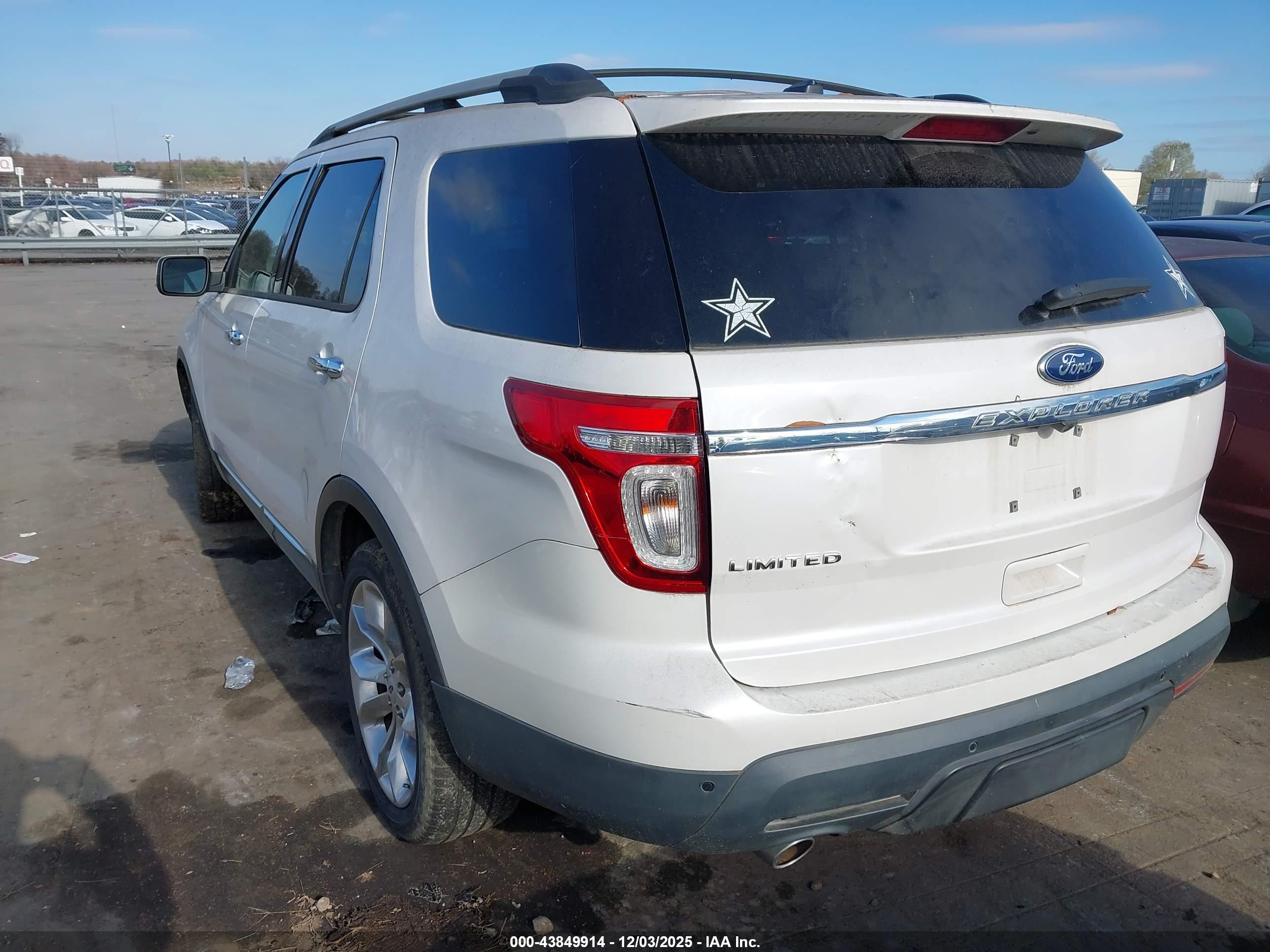 FORD EXPLORER image 3