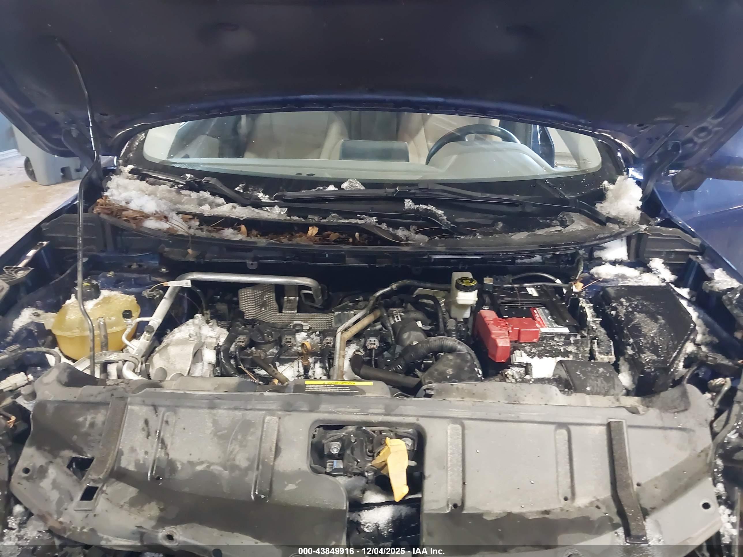 NISSAN ROGUE image 10