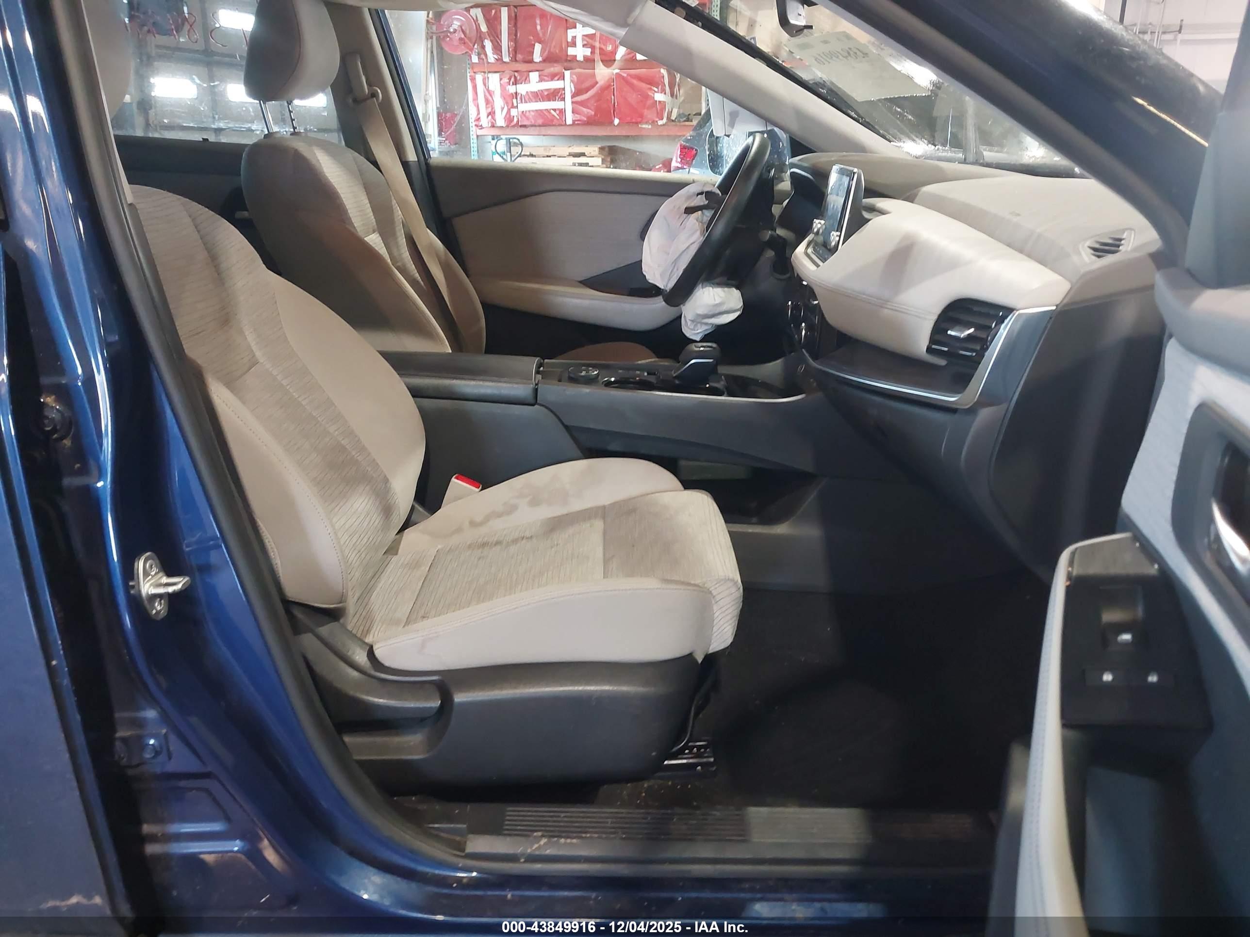 NISSAN ROGUE image 5
