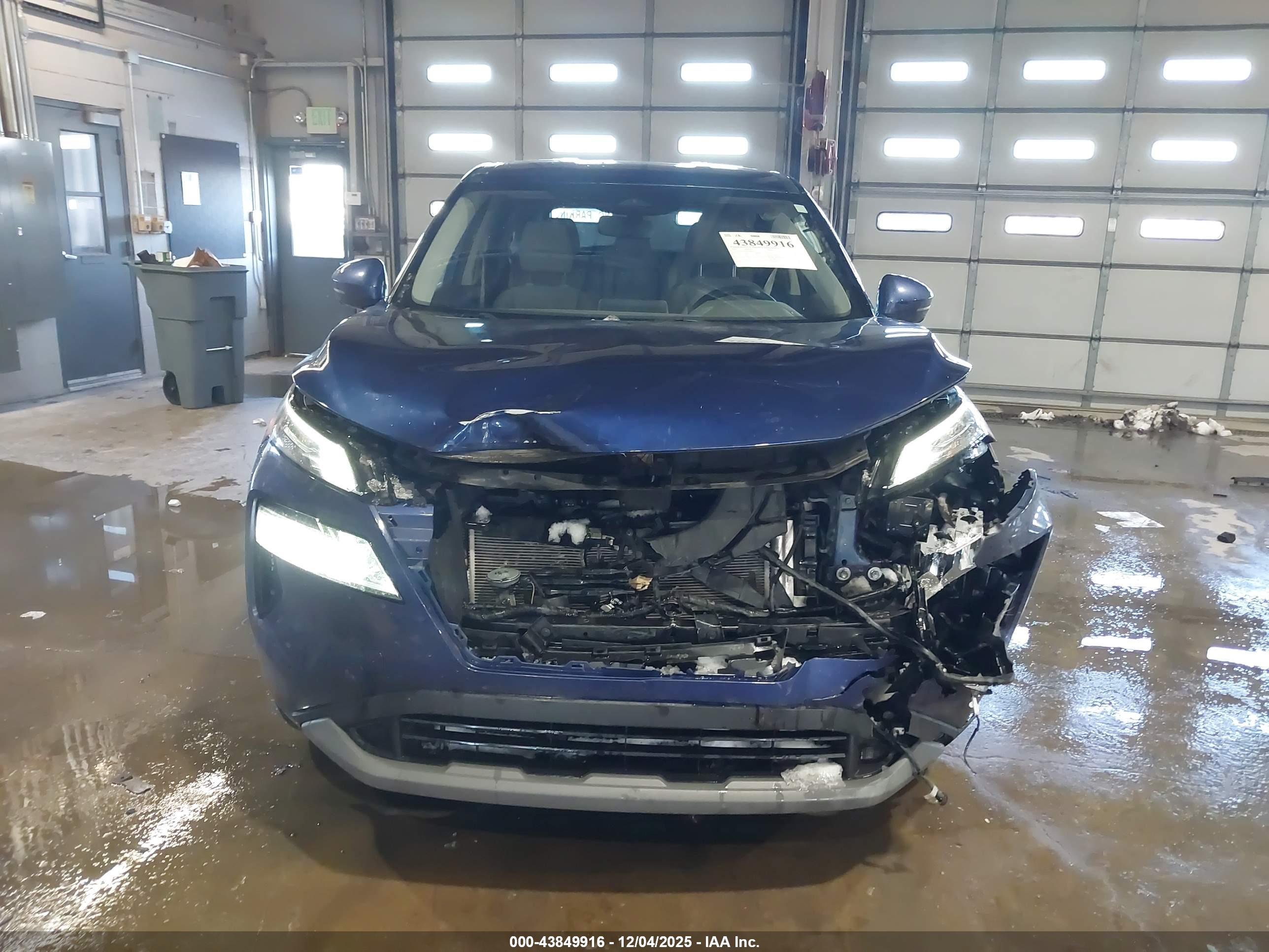 NISSAN ROGUE image 6