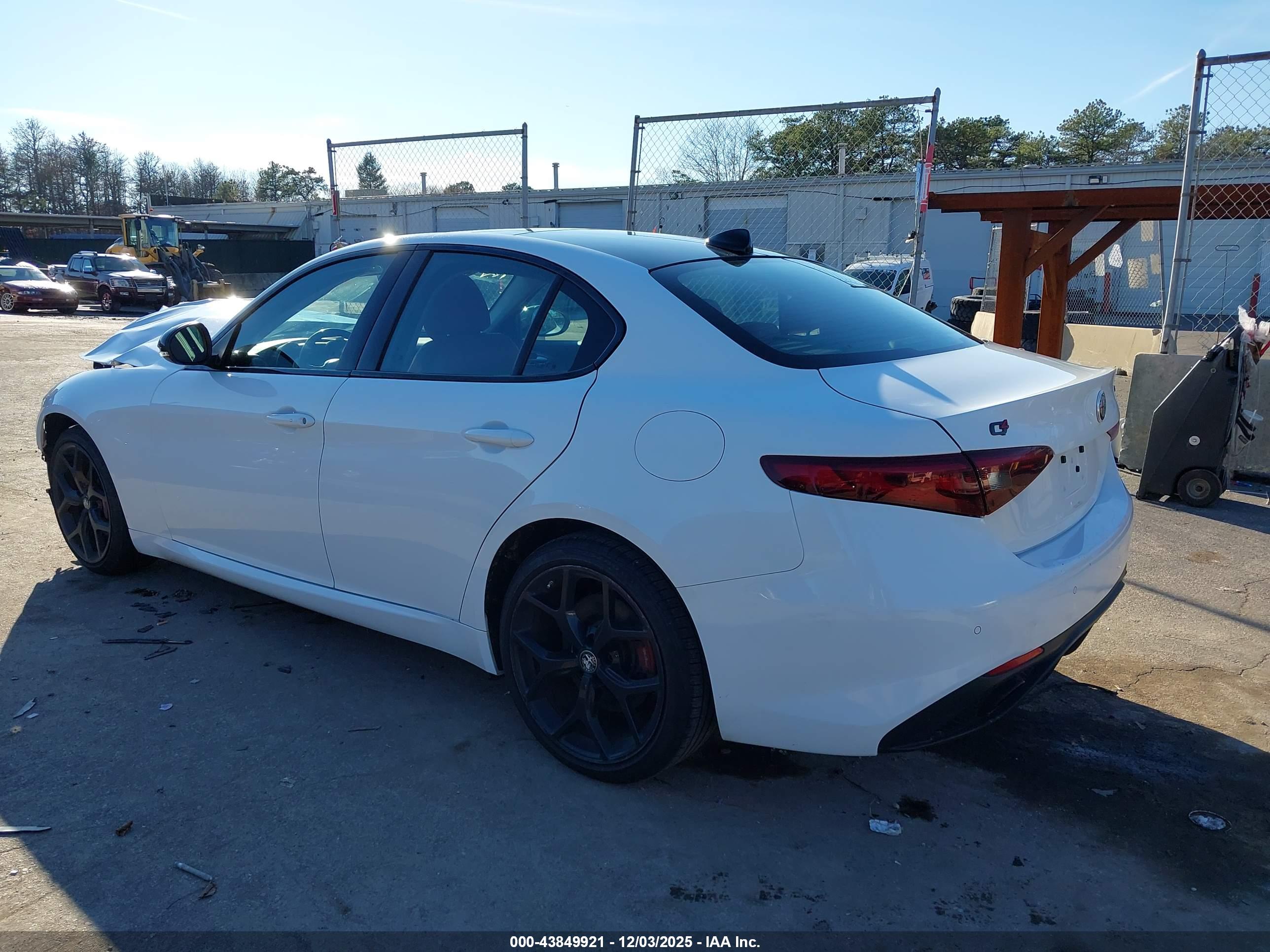 ALFA ROMEO image 3