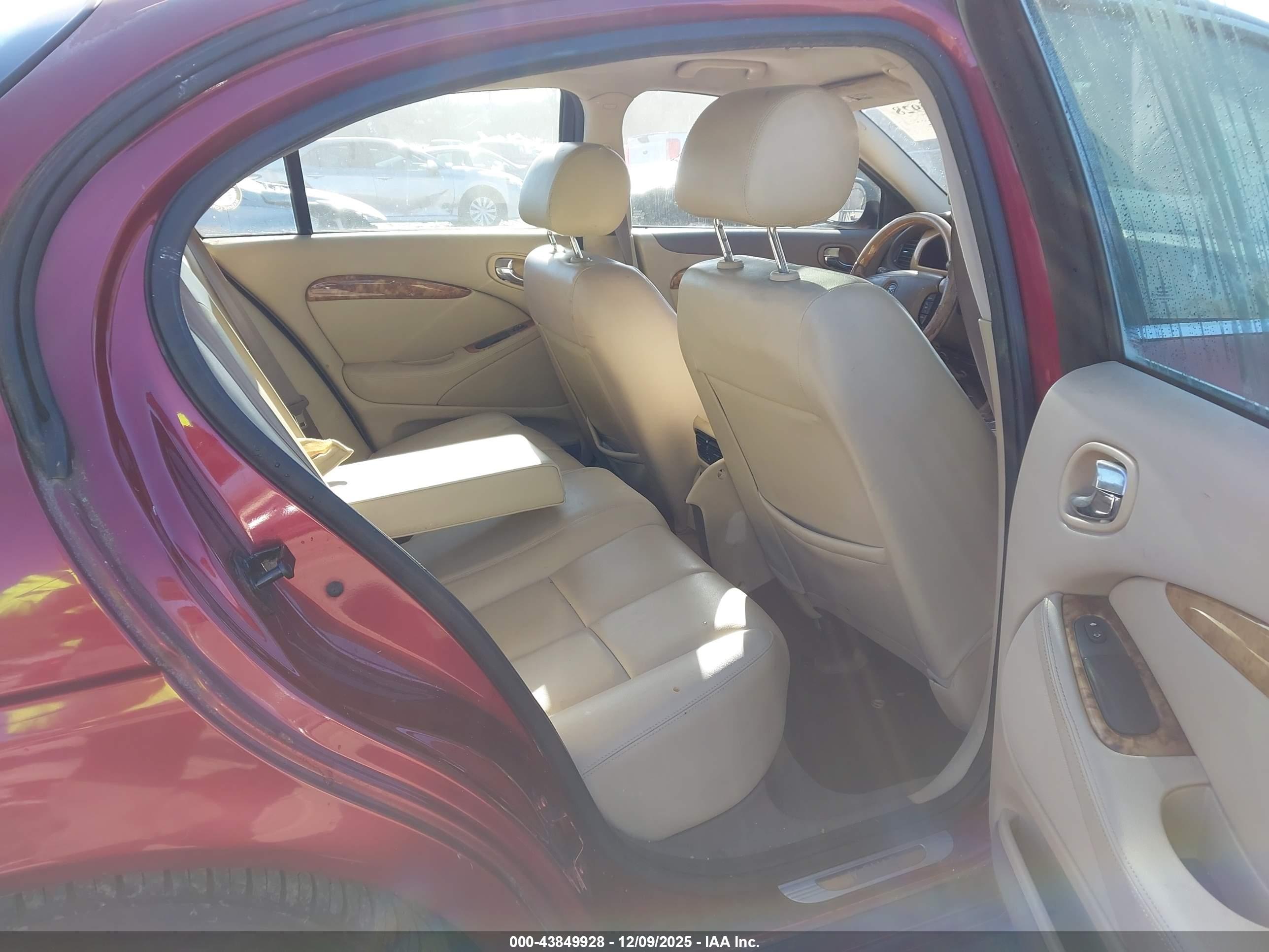 JAGUAR S-TYPE image 8