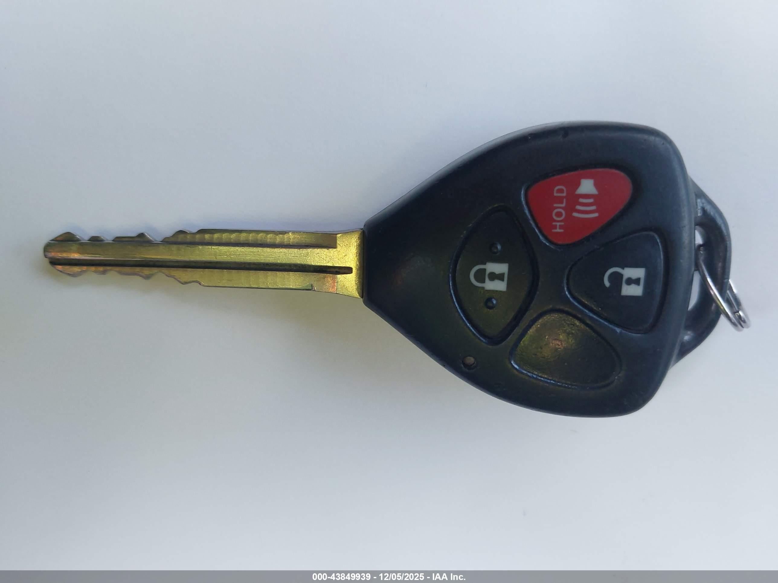 TOYOTA RAV4 image 11