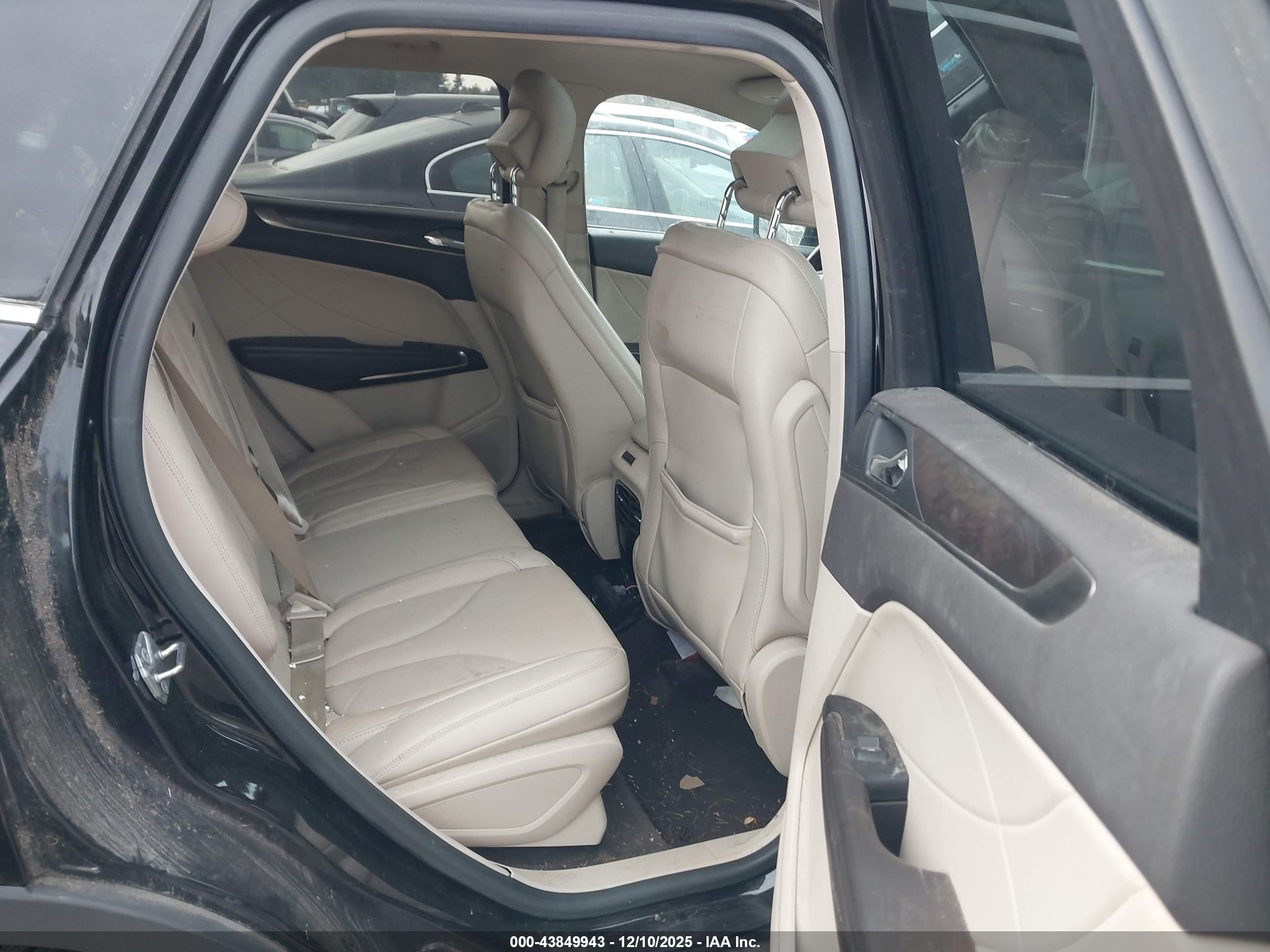 LINCOLN MKC image 8