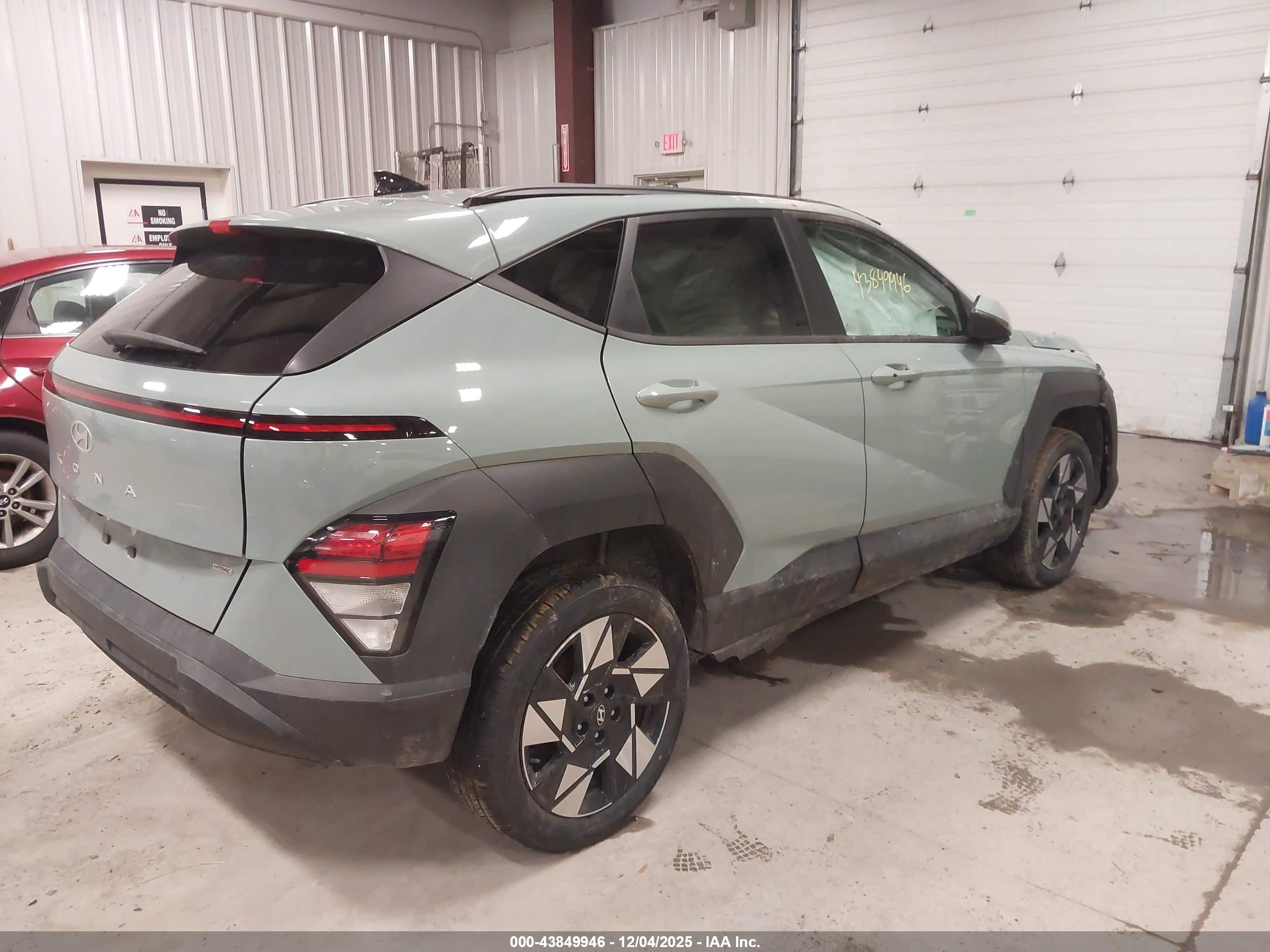 HYUNDAI KONA image 4