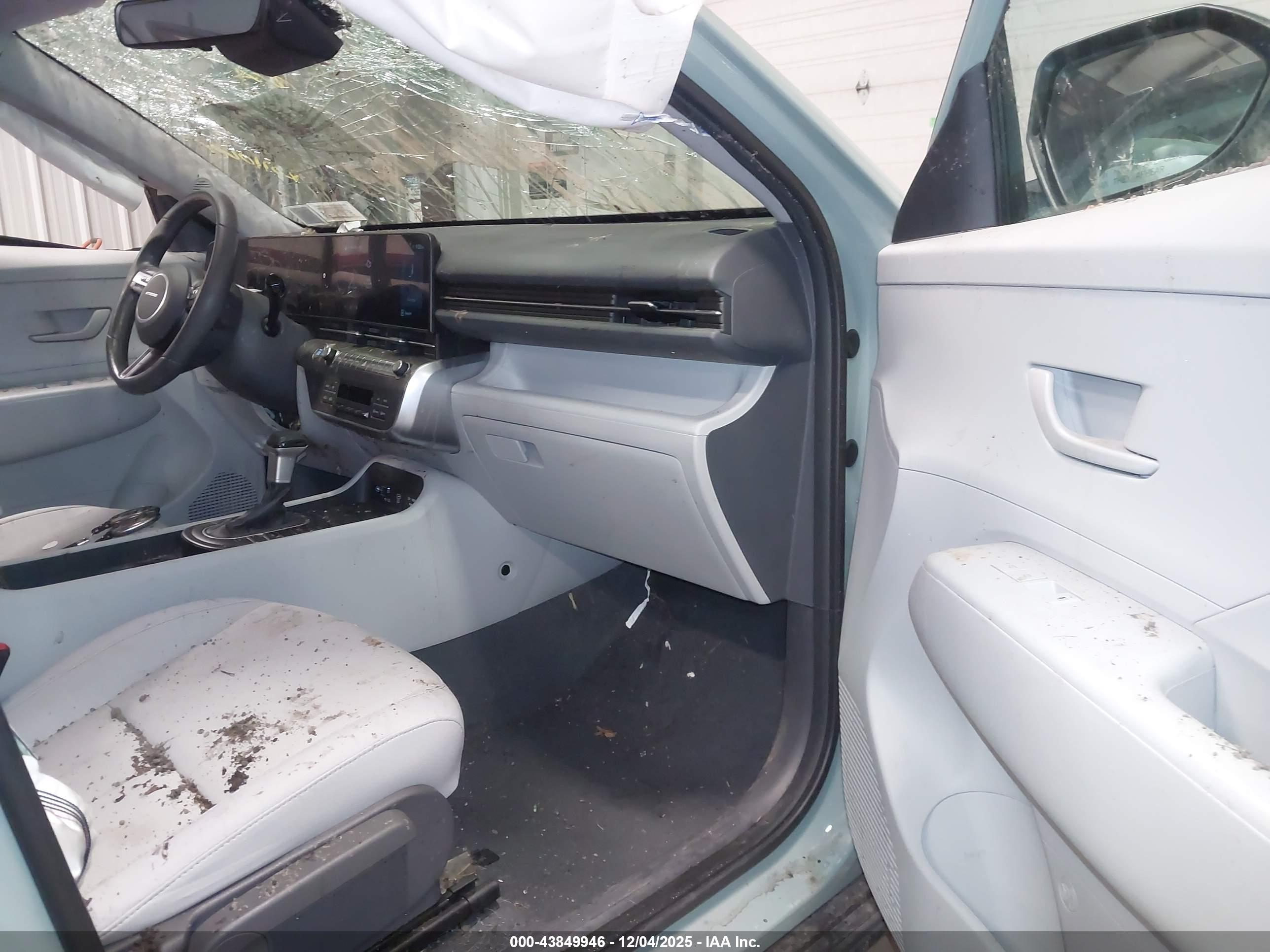 HYUNDAI KONA image 5