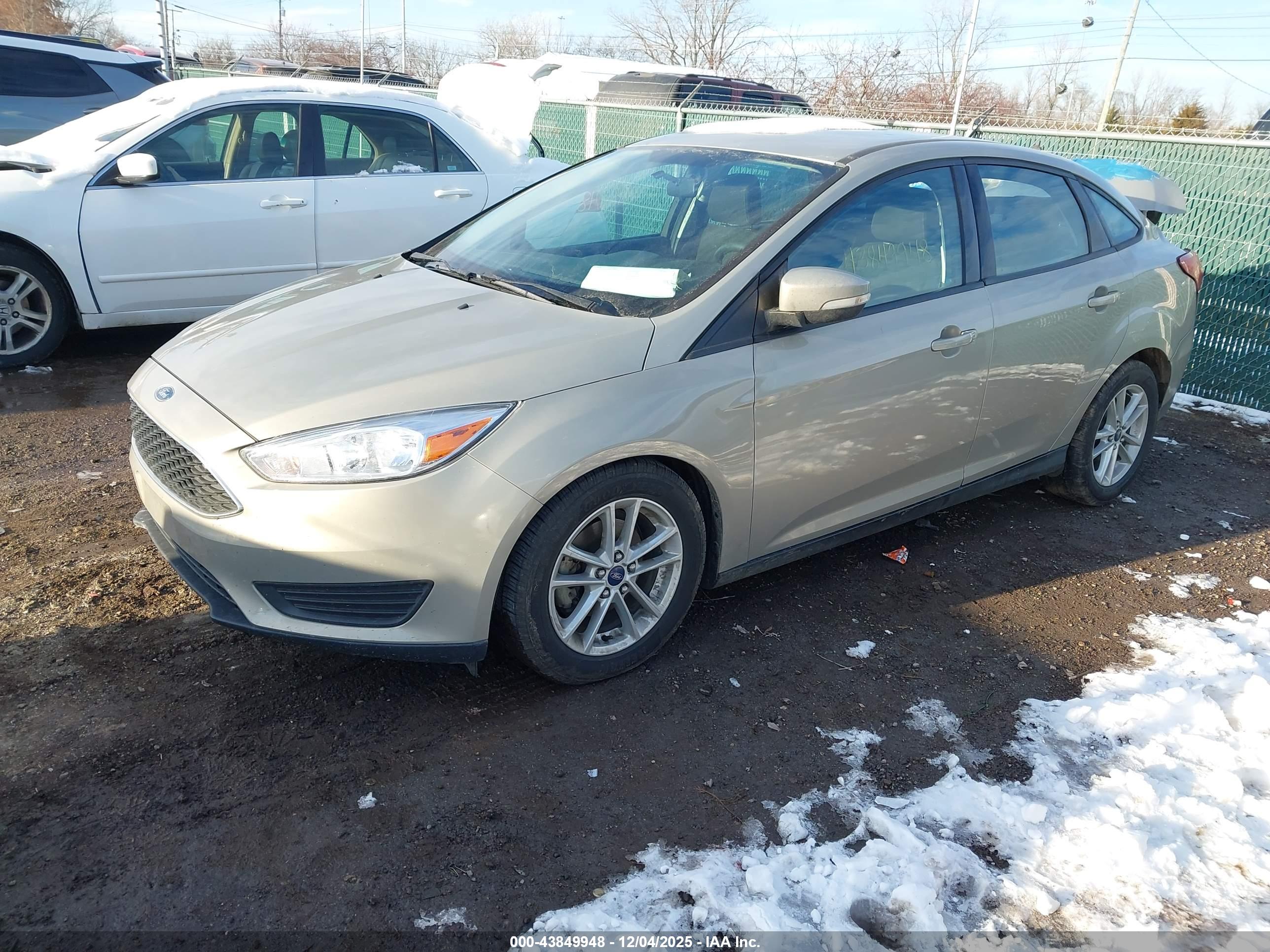 FORD FOCUS image 2