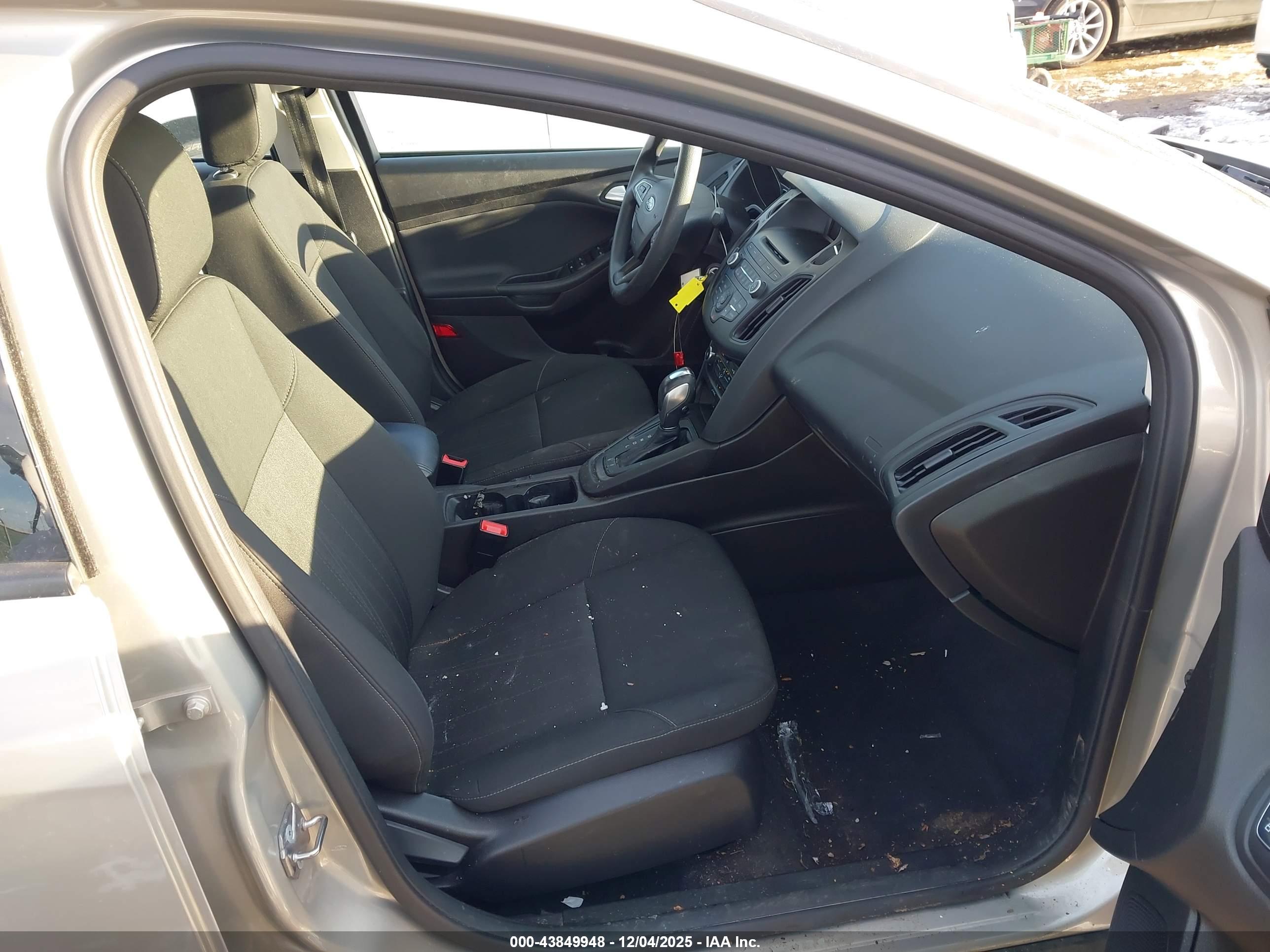 FORD FOCUS image 5
