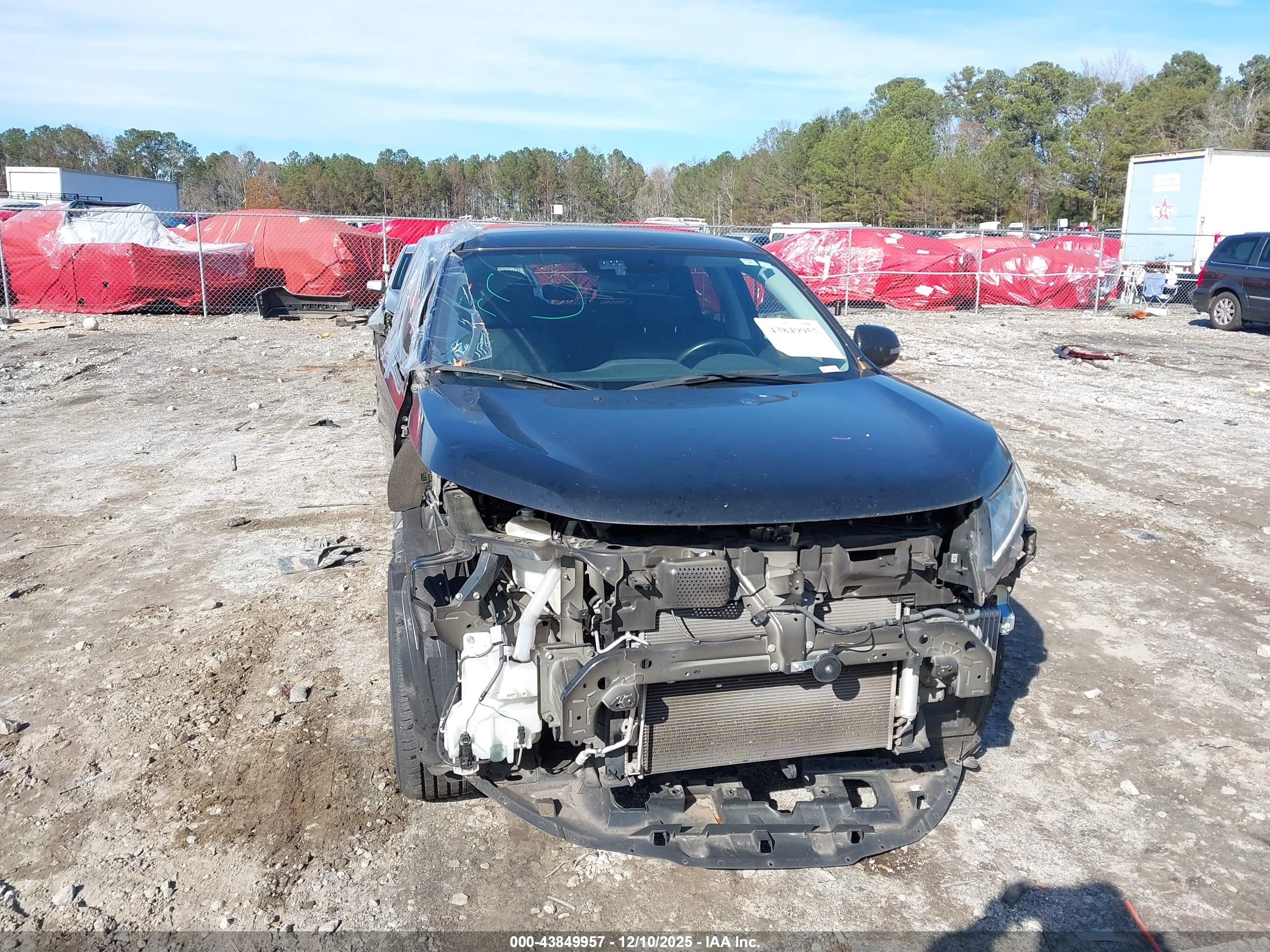 MITSUBISHI OUTLANDER image 6