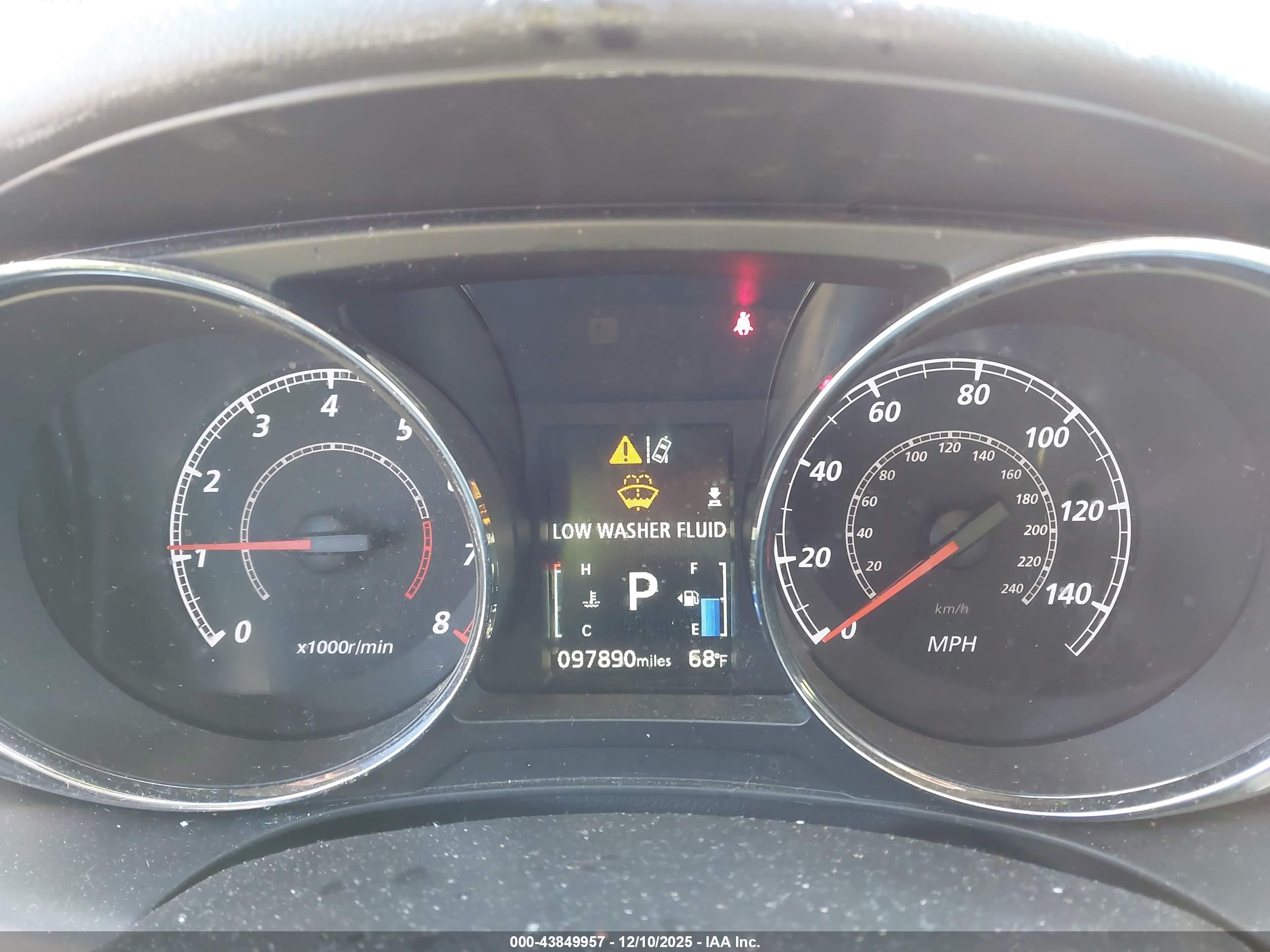 MITSUBISHI OUTLANDER image 7
