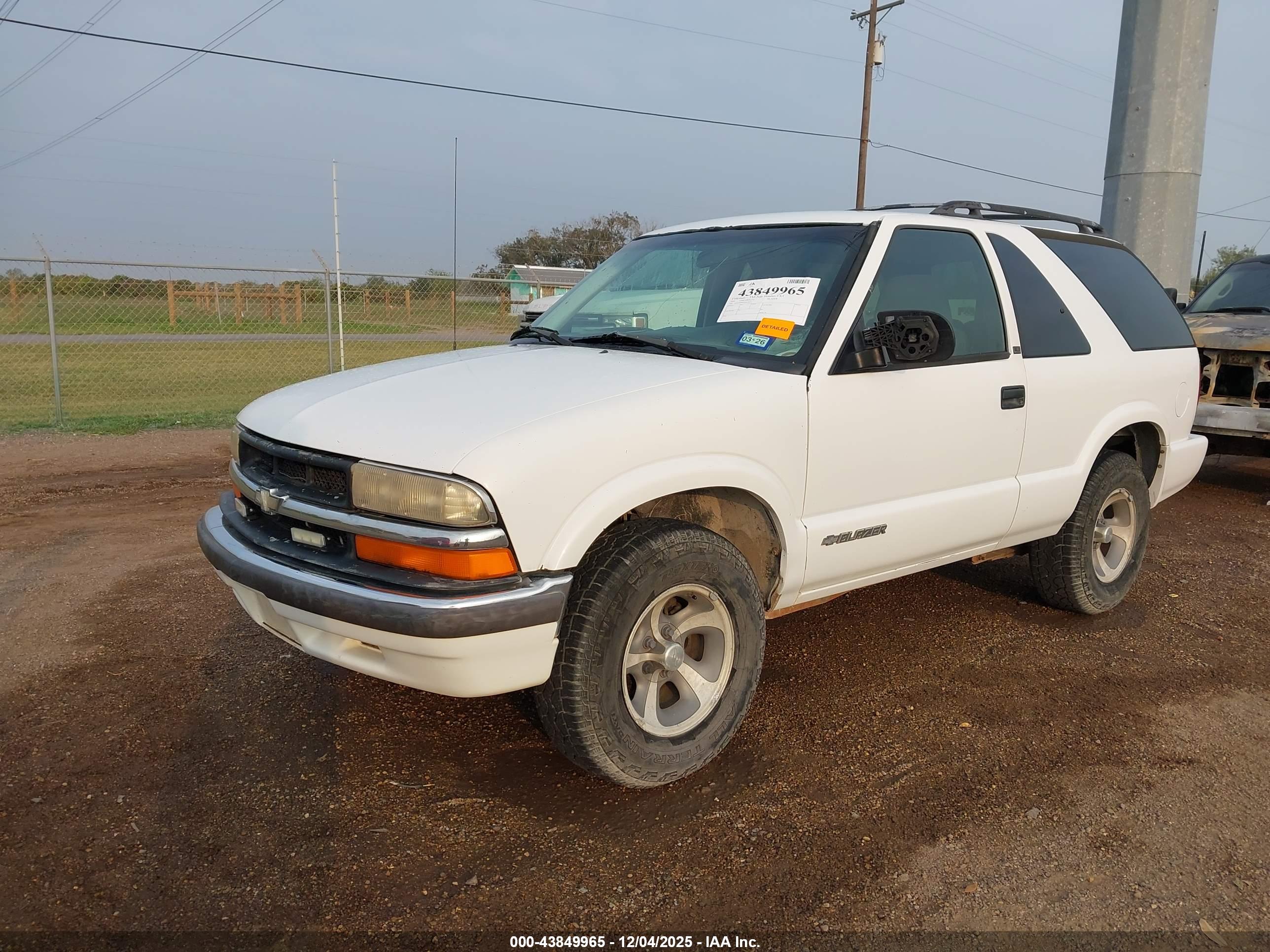 CHEVROLET BLAZER image 2
