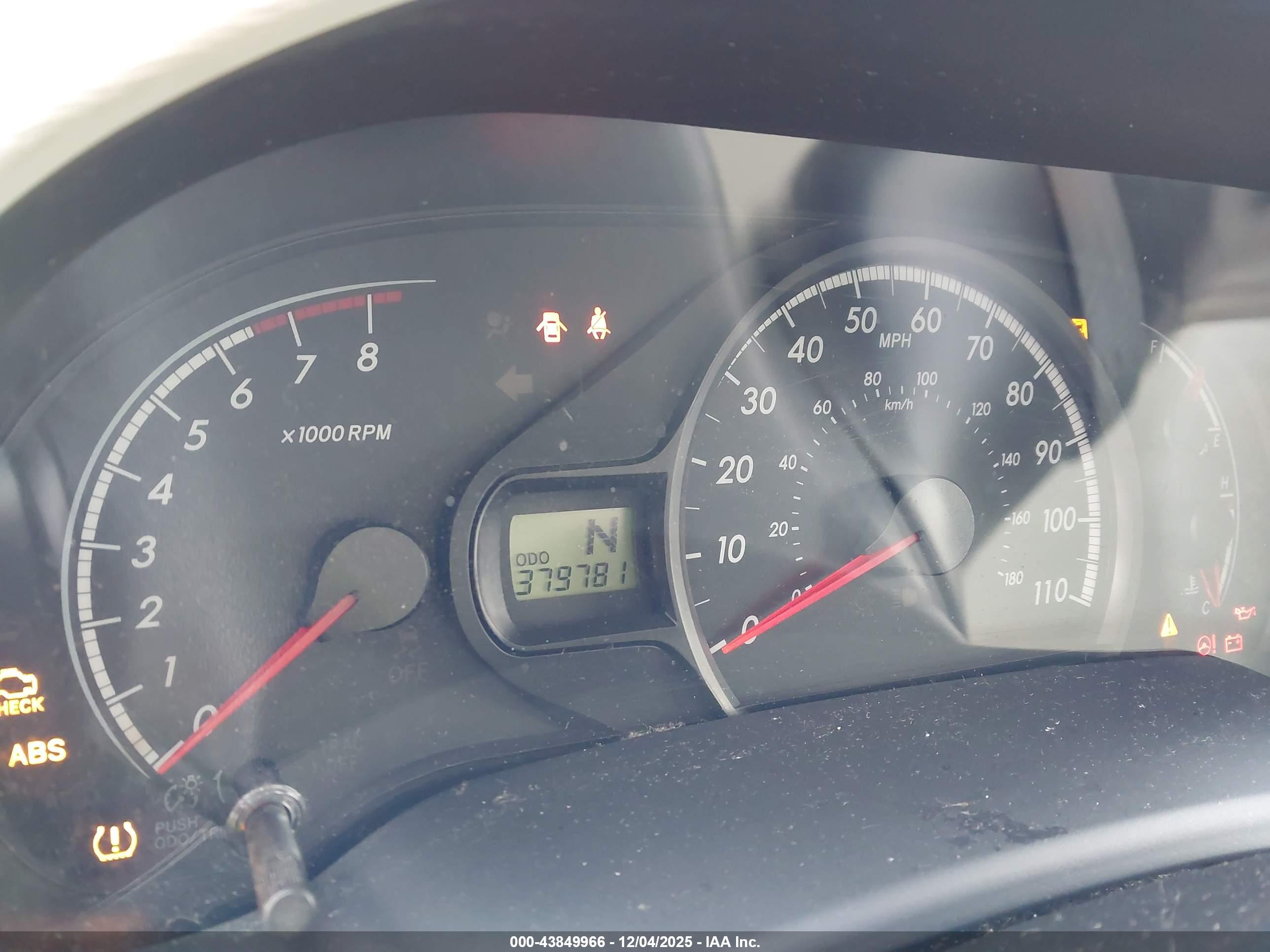 TOYOTA SIENNA image 7