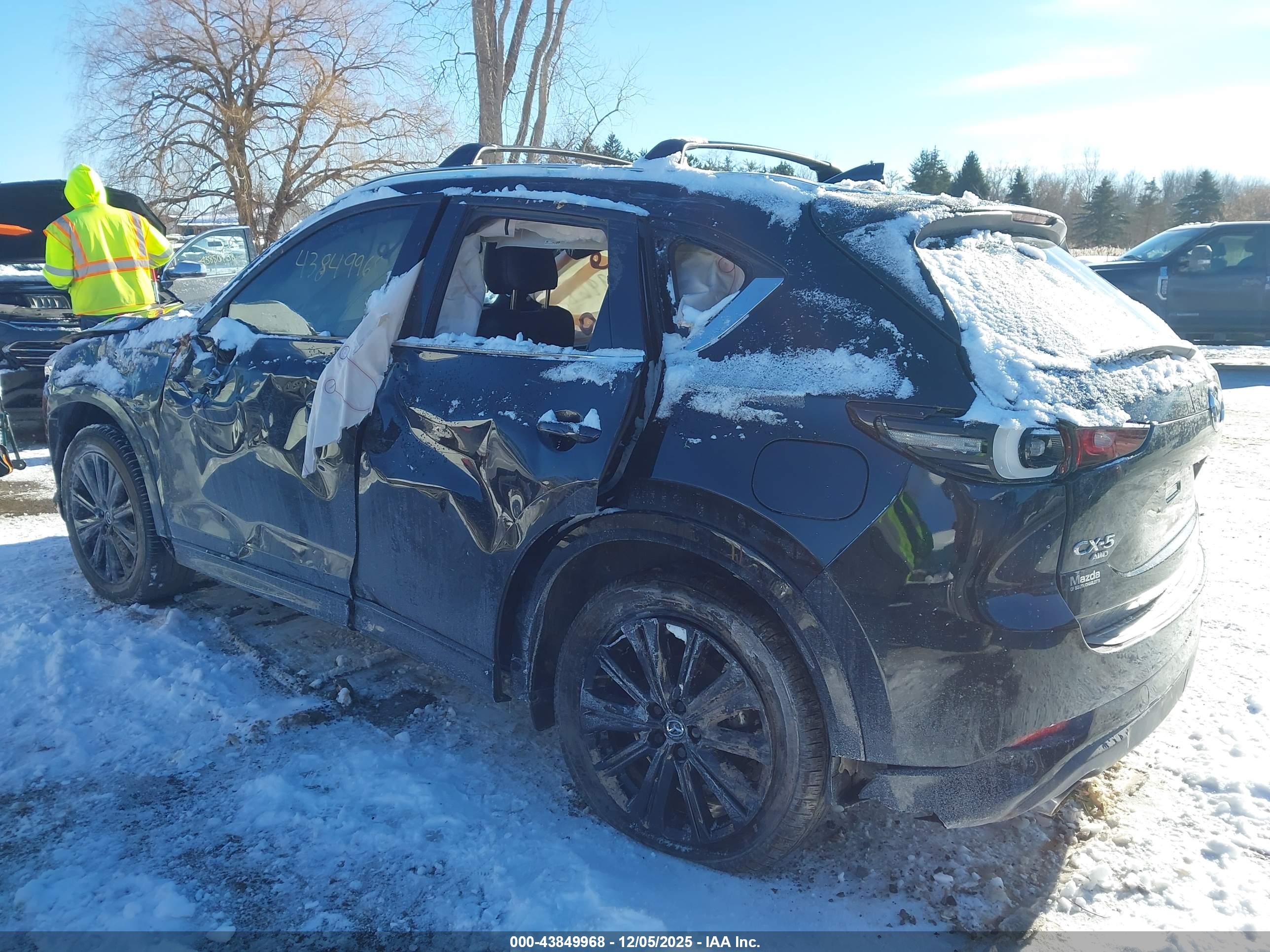 MAZDA CX-5 image 3
