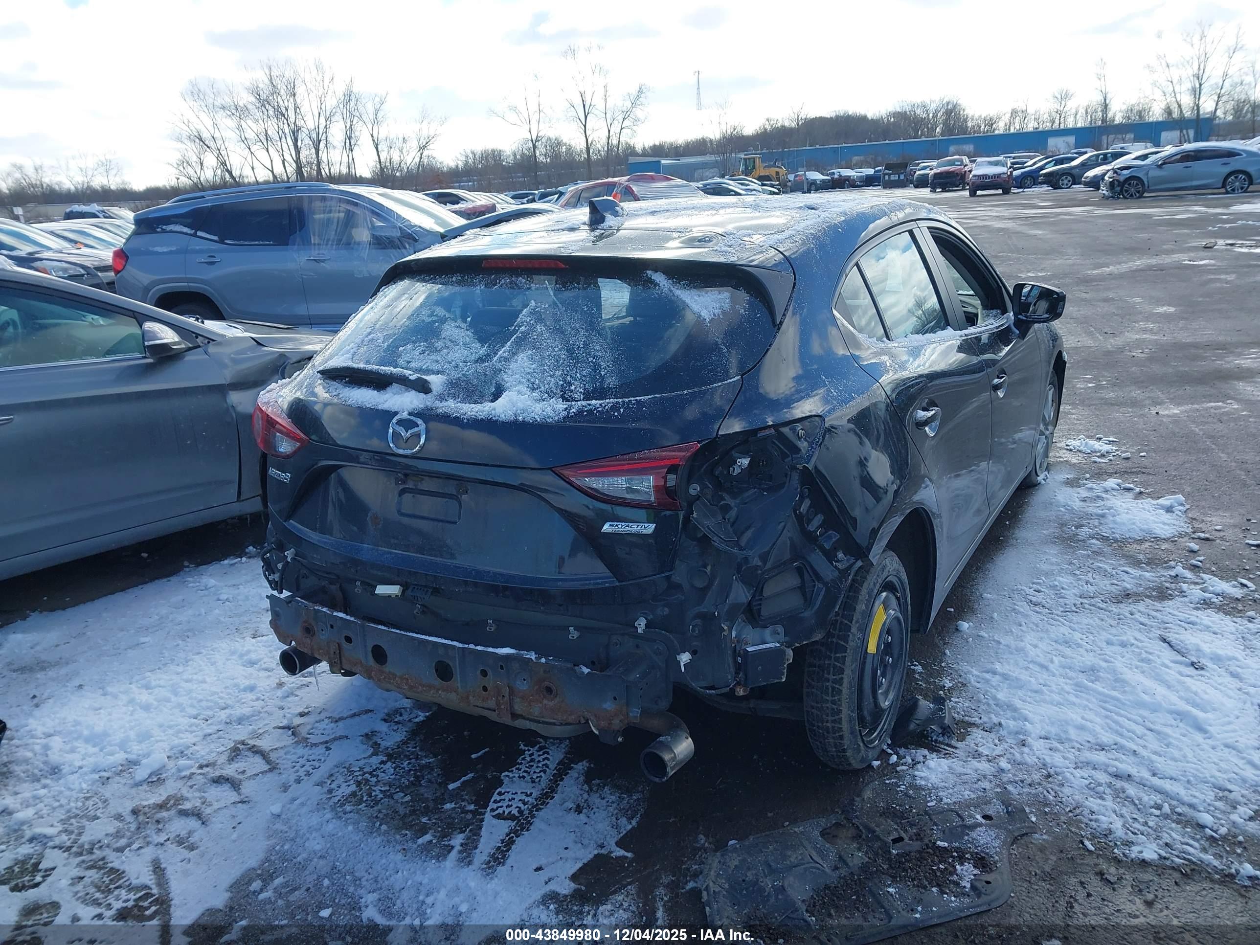 MAZDA MAZDA3 image 4