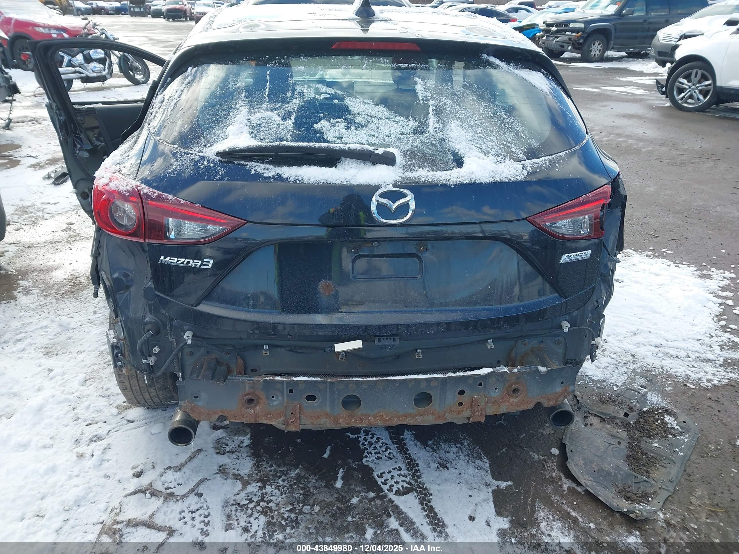 MAZDA MAZDA3 image 6