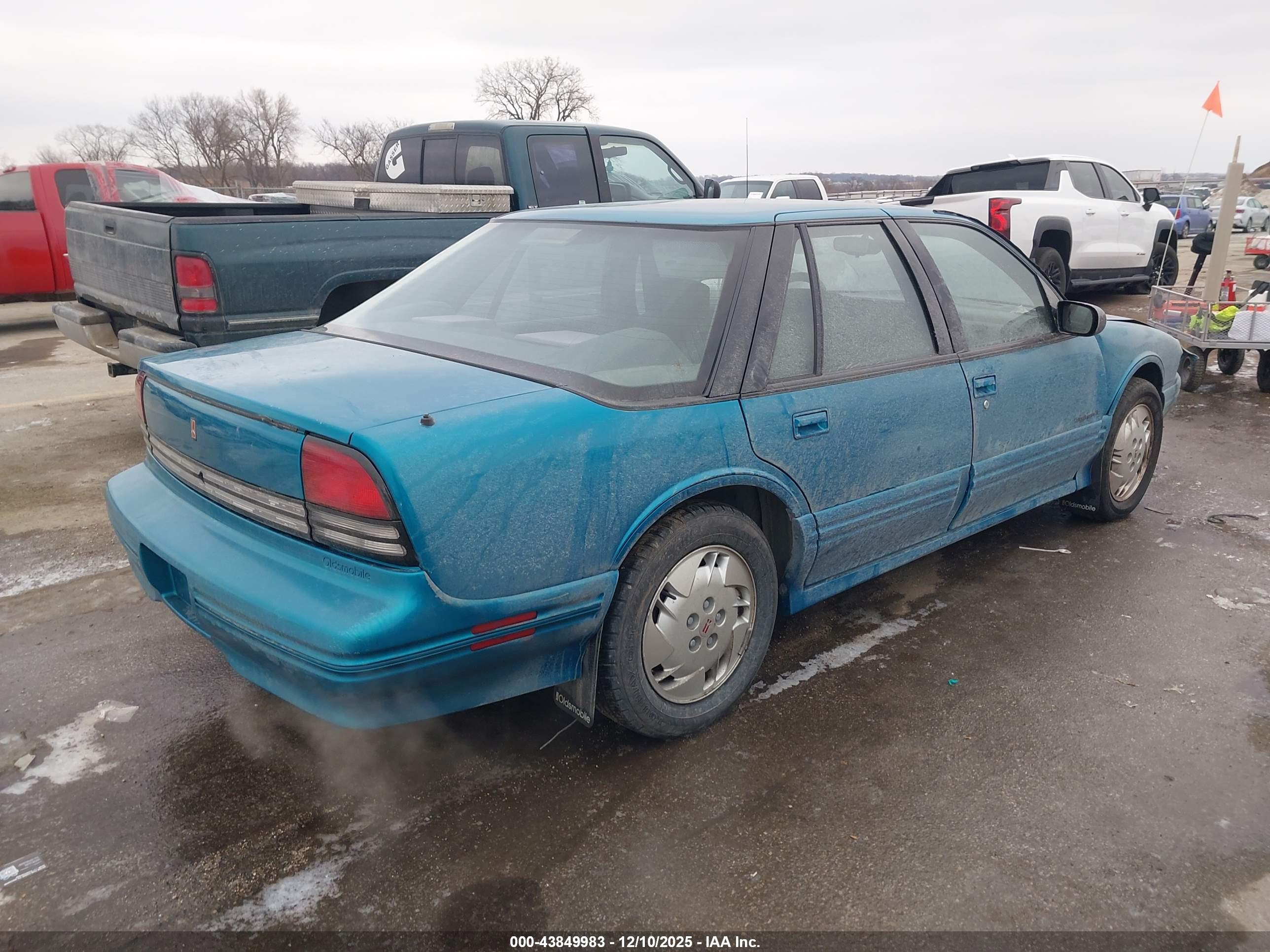 OLDSMOBILE CUTLASS image 4